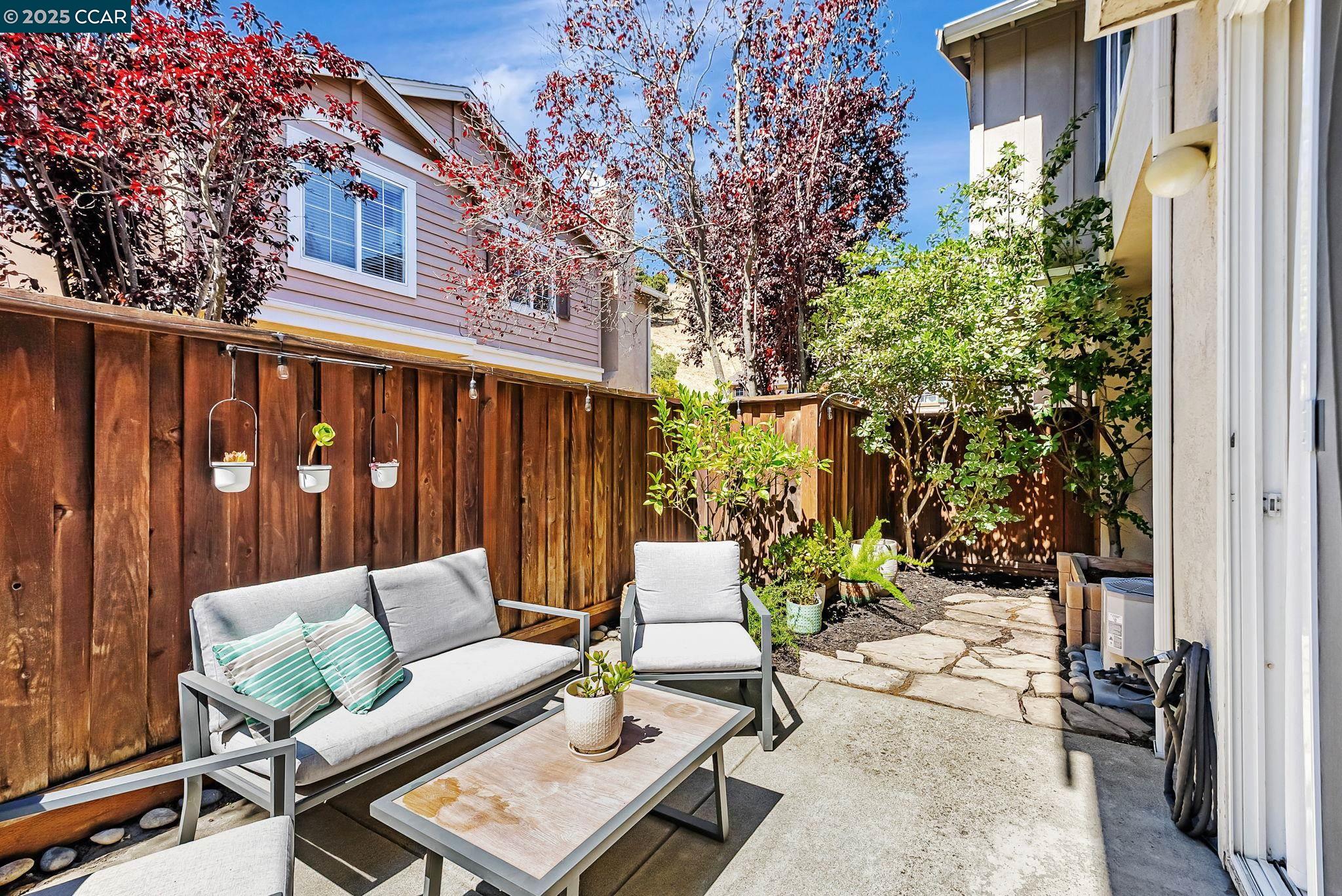 Detail Gallery Image 26 of 34 For 10630 Roys Hill Ln, Dublin,  CA 94568 - 3 Beds | 2/1 Baths