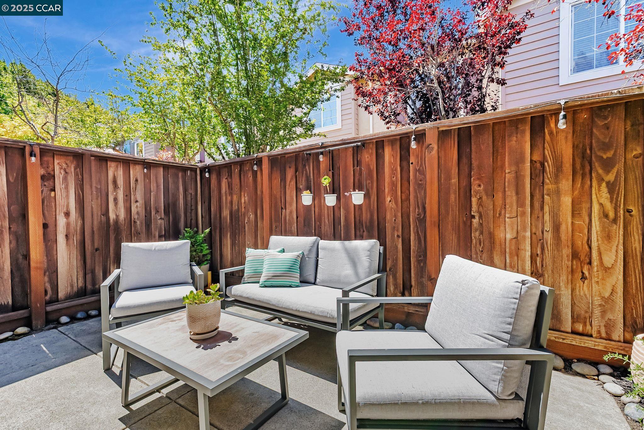 Detail Gallery Image 29 of 34 For 10630 Roys Hill Ln, Dublin,  CA 94568 - 3 Beds | 2/1 Baths