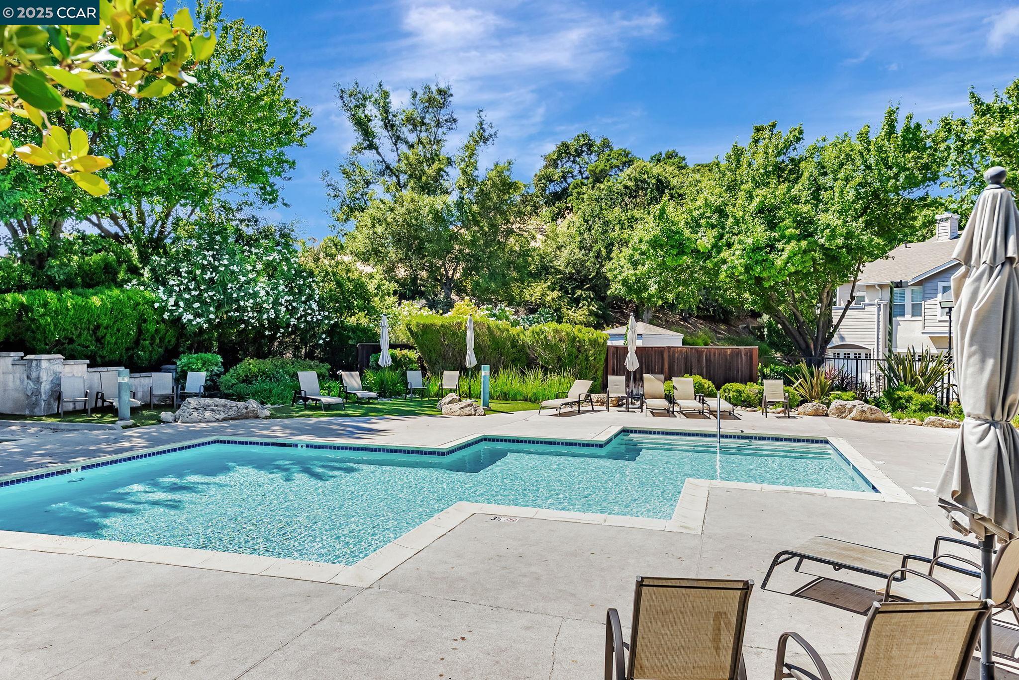 Detail Gallery Image 33 of 34 For 10630 Roys Hill Ln, Dublin,  CA 94568 - 3 Beds | 2/1 Baths