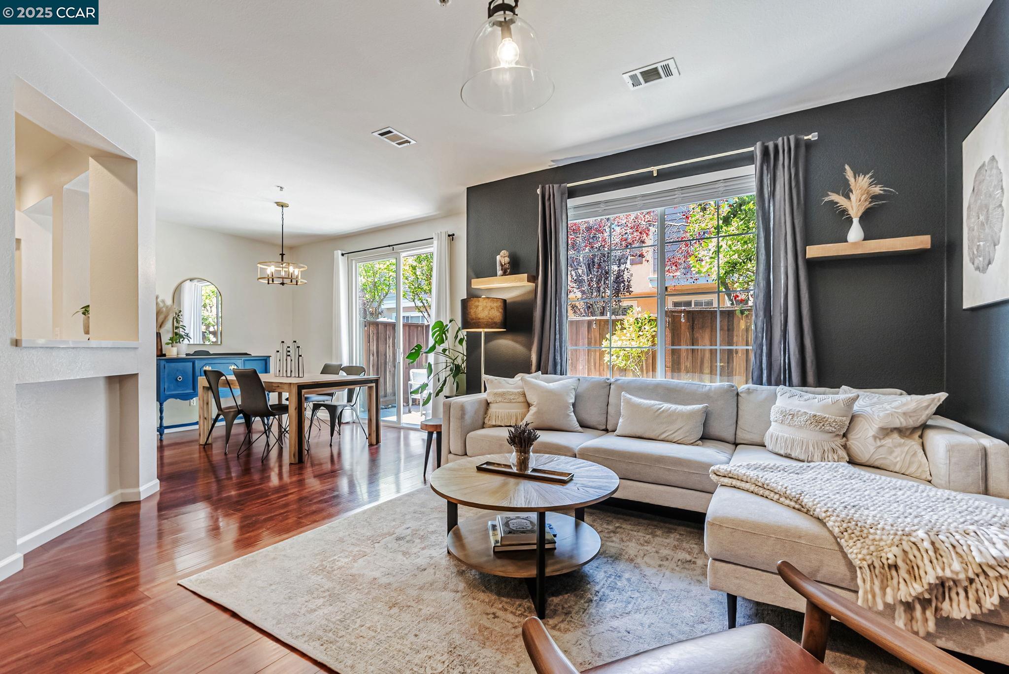 Detail Gallery Image 10 of 34 For 10630 Roys Hill Ln, Dublin,  CA 94568 - 3 Beds | 2/1 Baths