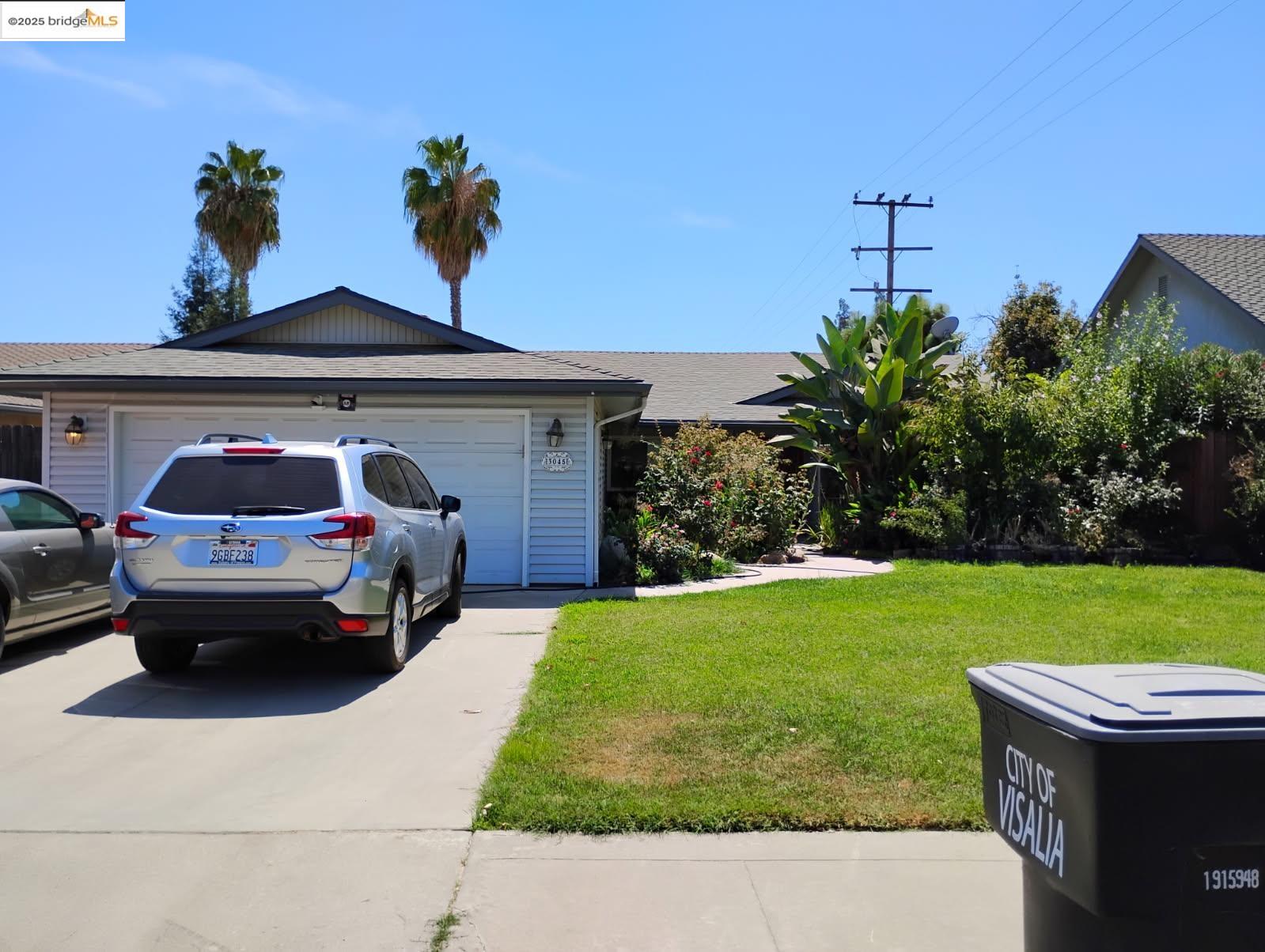 Detail Gallery Image 1 of 1 For 3045 W Victor Ave., Visalia,  CA 93277 - 3 Beds | 3 Baths