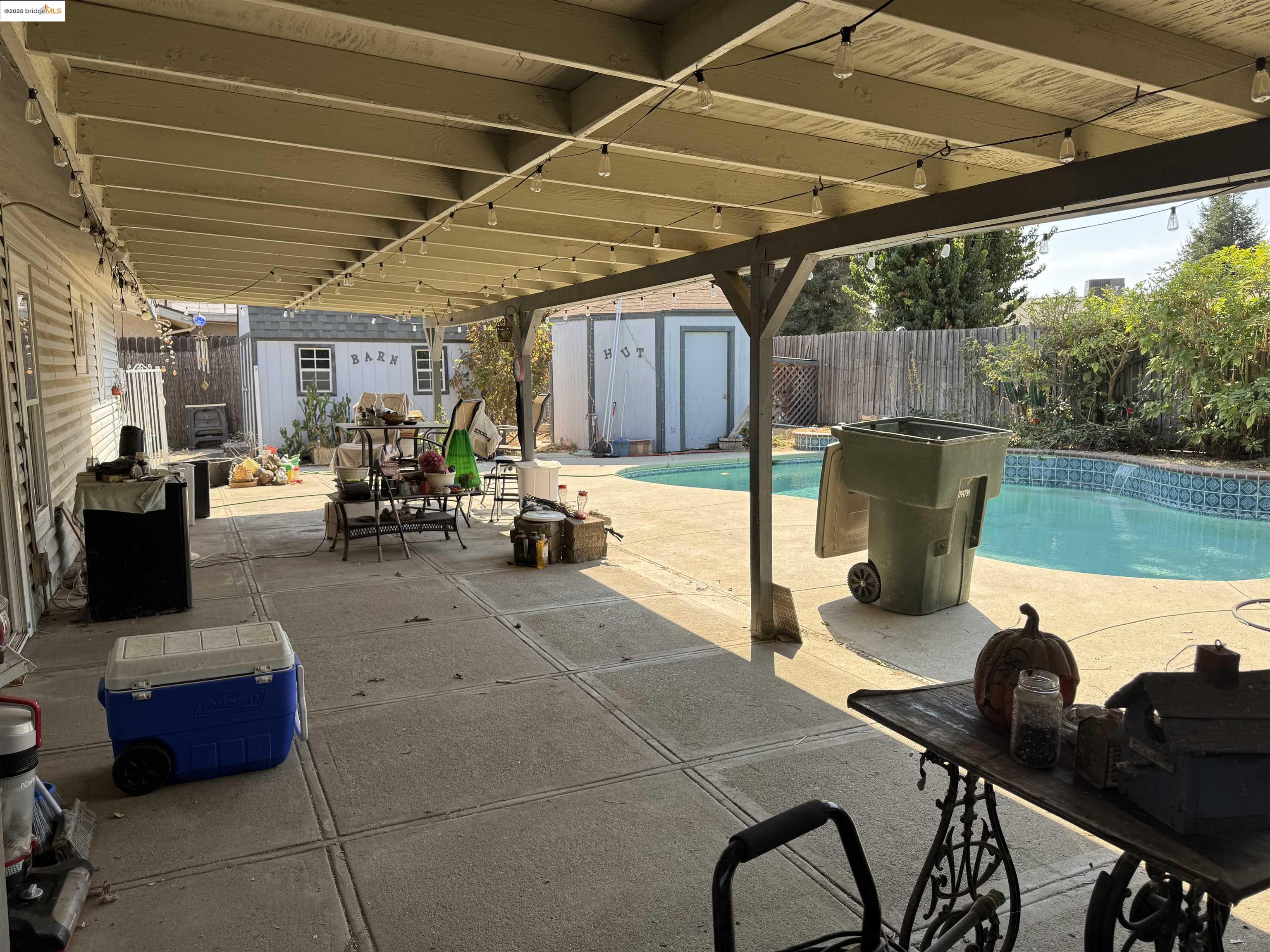 Detail Gallery Image 7 of 15 For 3045 W Victor Ave., Visalia,  CA 93277 - 3 Beds | 3 Baths