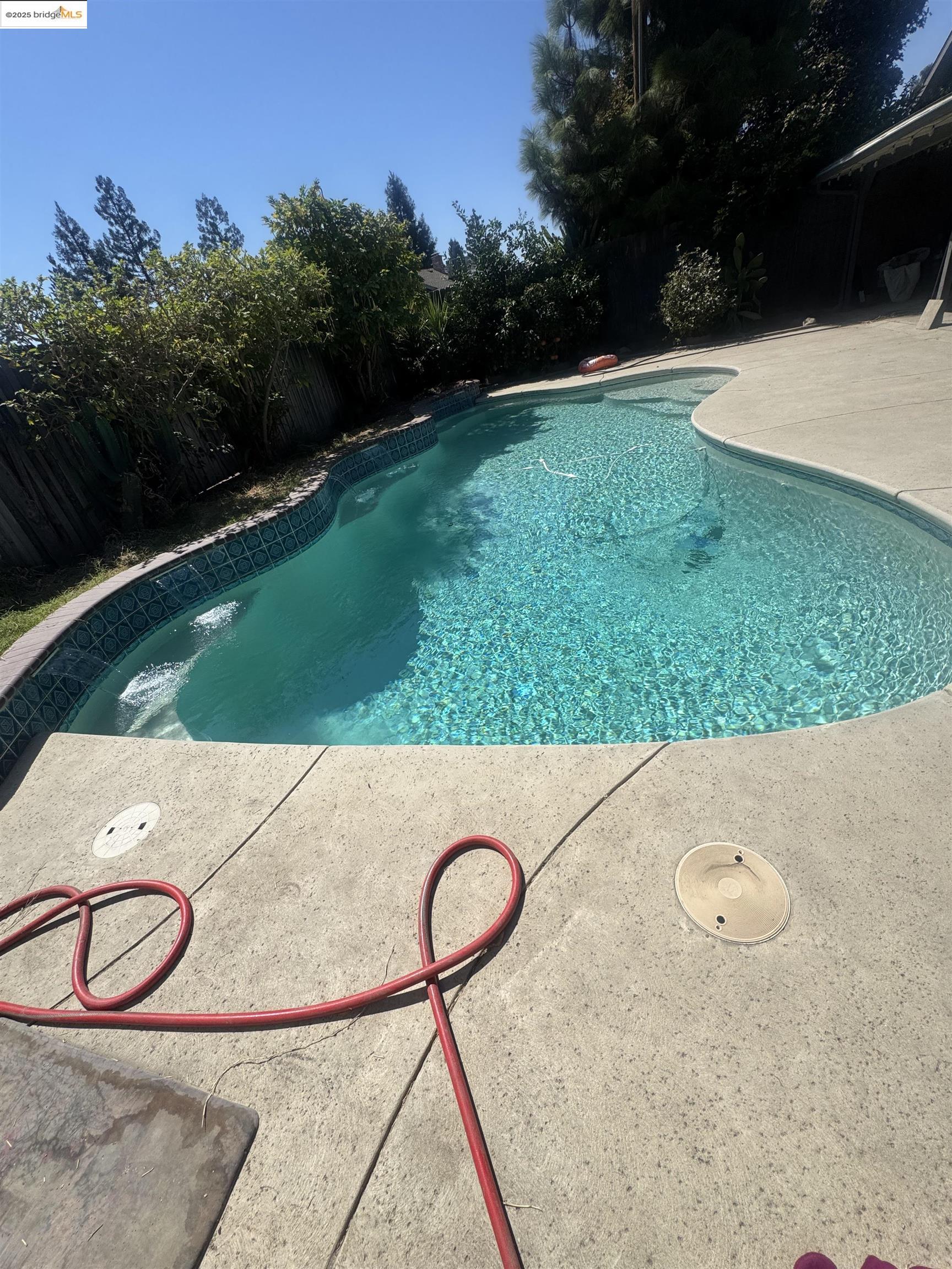 Detail Gallery Image 8 of 15 For 3045 W Victor Ave., Visalia,  CA 93277 - 3 Beds | 3 Baths