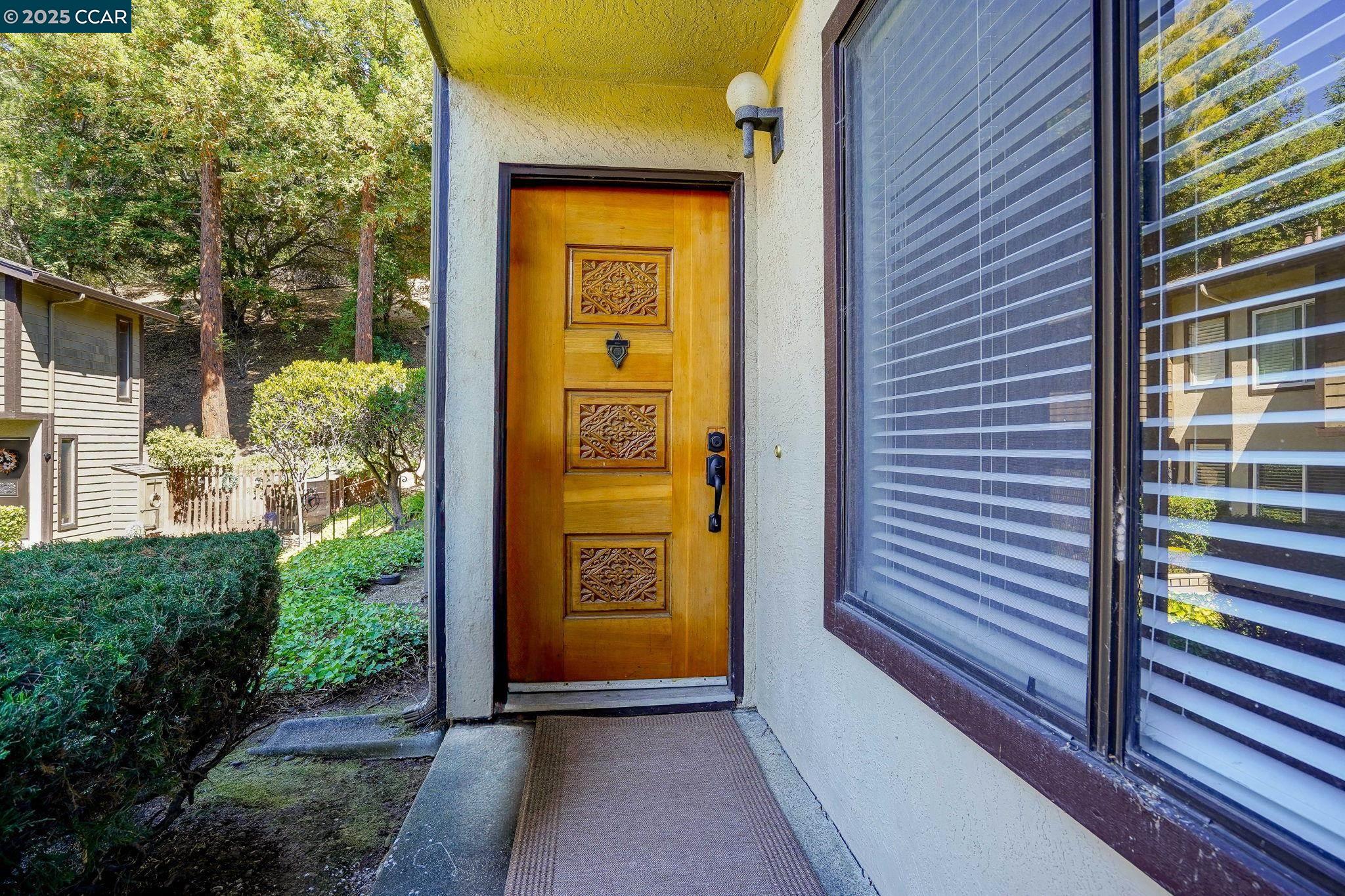 Detail Gallery Image 2 of 30 For 982 Juniper Ct, Crockett,  CA 94525 - 2 Beds | 1/1 Baths