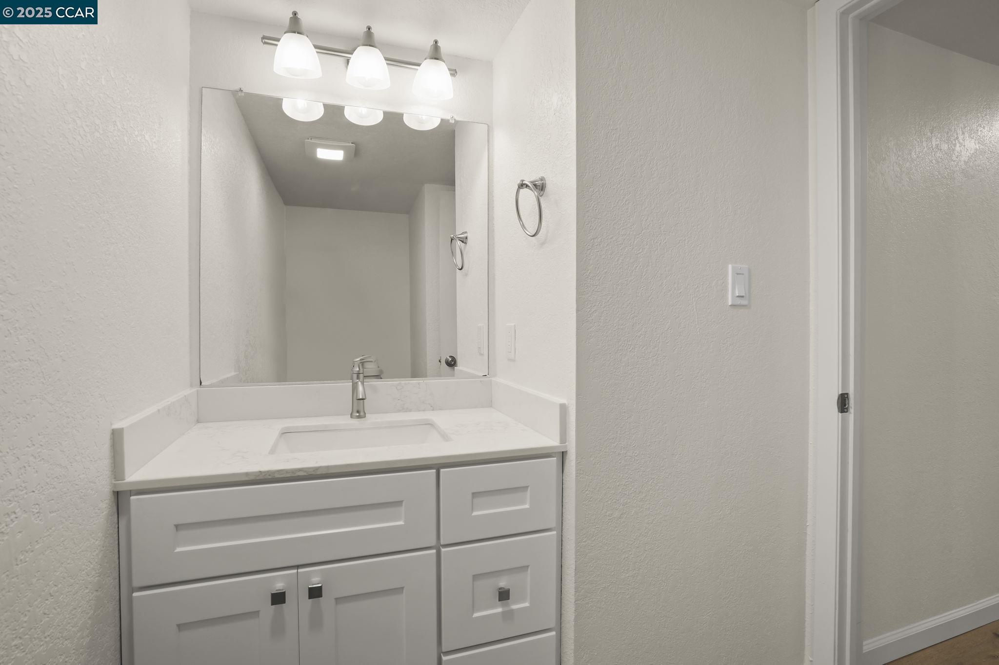 Detail Gallery Image 18 of 30 For 982 Juniper Ct, Crockett,  CA 94525 - 2 Beds | 1/1 Baths