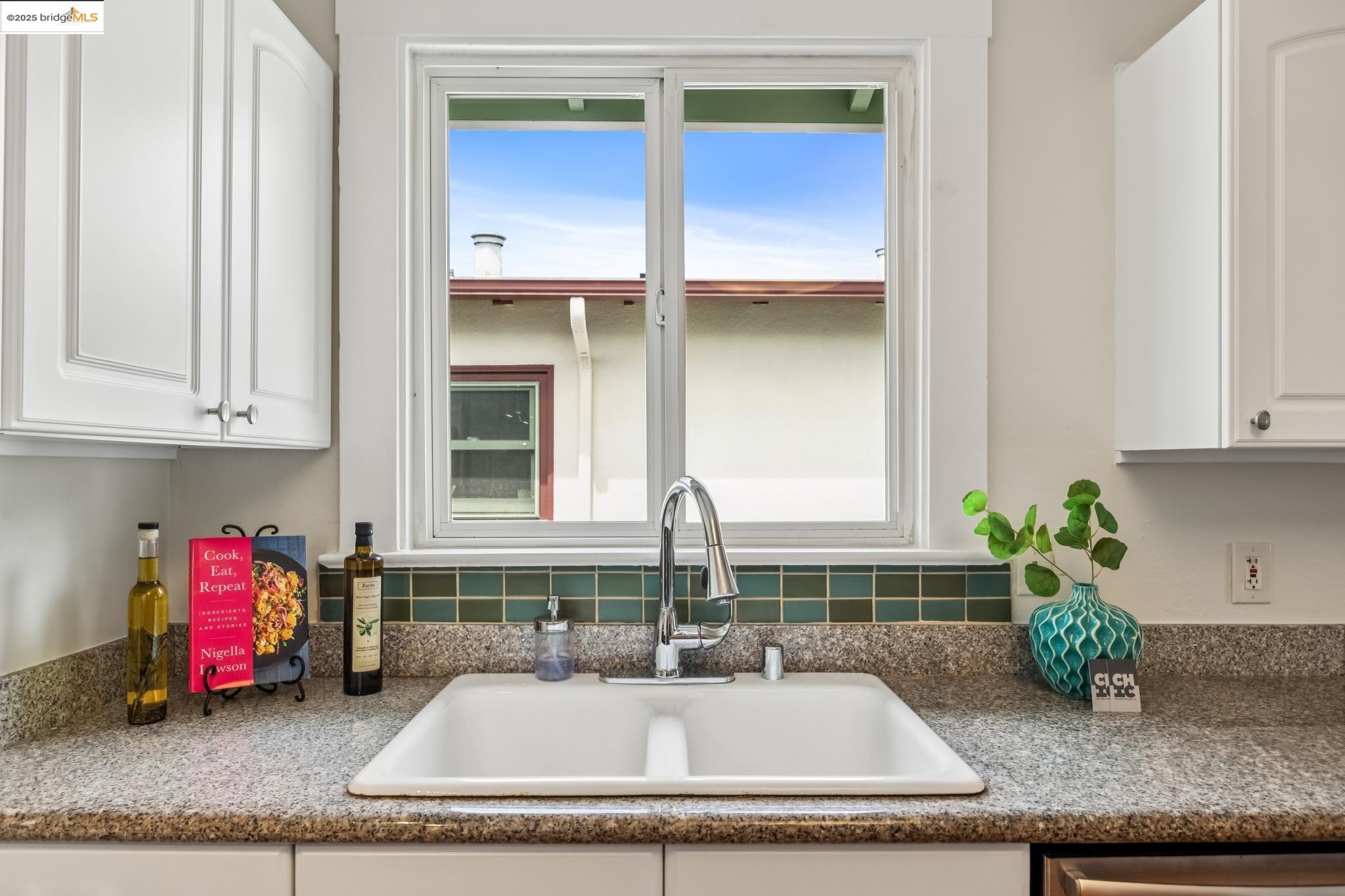 Detail Gallery Image 16 of 54 For 2961 California St, Berkeley,  CA 94703 - 4 Beds | 3 Baths