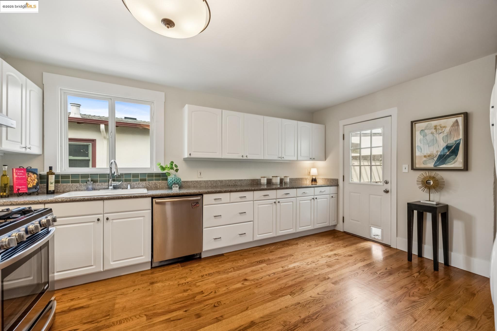 Detail Gallery Image 17 of 54 For 2961 California St, Berkeley,  CA 94703 - 4 Beds | 3 Baths