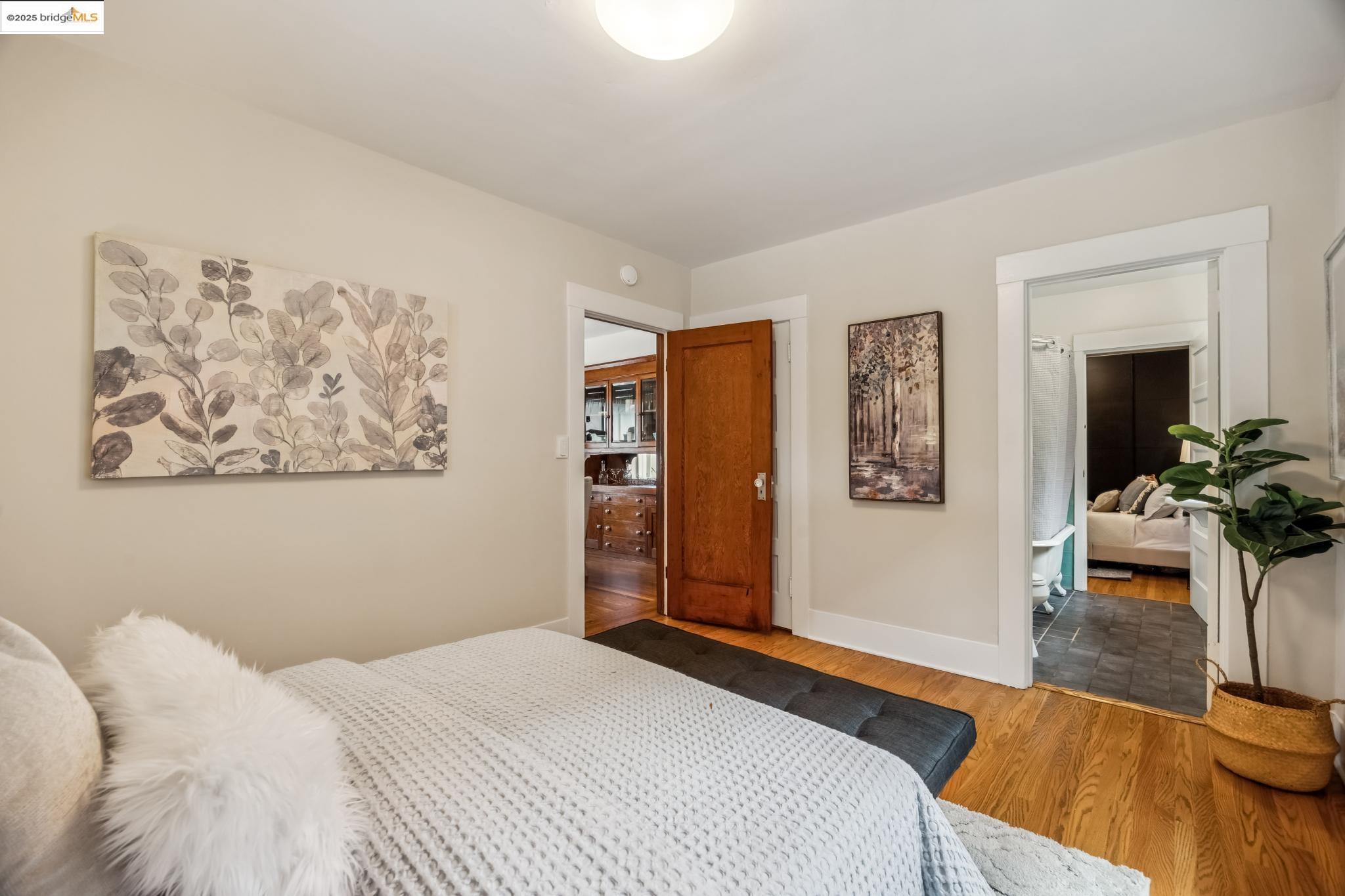 Detail Gallery Image 19 of 54 For 2961 California St, Berkeley,  CA 94703 - 4 Beds | 3 Baths