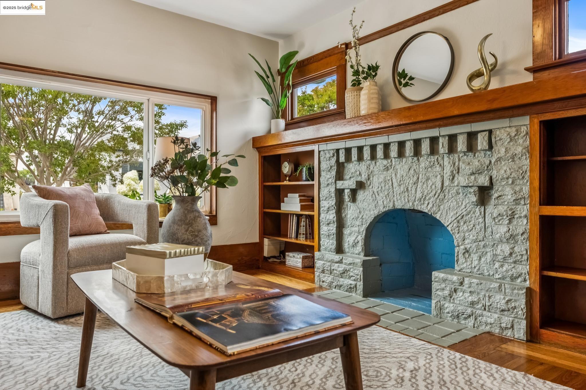 Detail Gallery Image 6 of 54 For 2961 California St, Berkeley,  CA 94703 - 4 Beds | 3 Baths