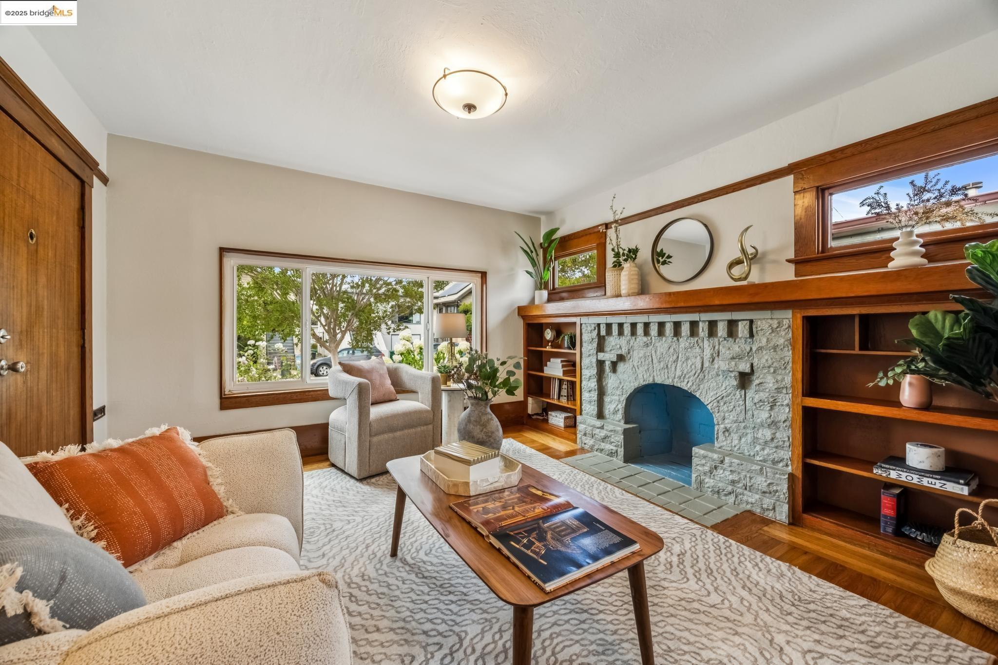 Detail Gallery Image 7 of 54 For 2961 California St, Berkeley,  CA 94703 - 4 Beds | 3 Baths