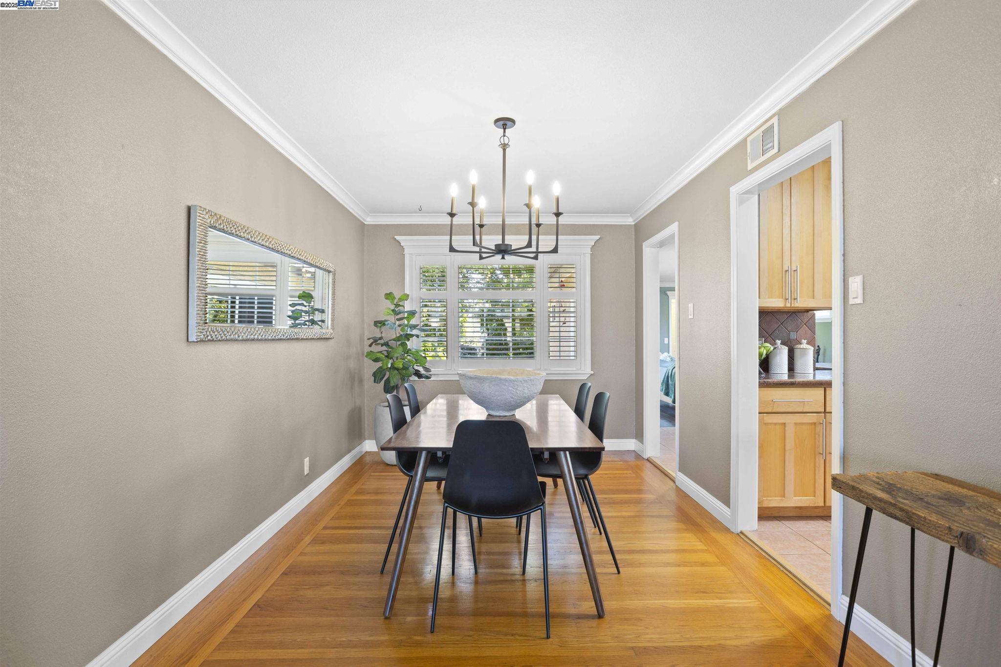 Detail Gallery Image 11 of 48 For 16238 Lyle St, Castro Valley,  CA 94578 - 3 Beds | 2 Baths