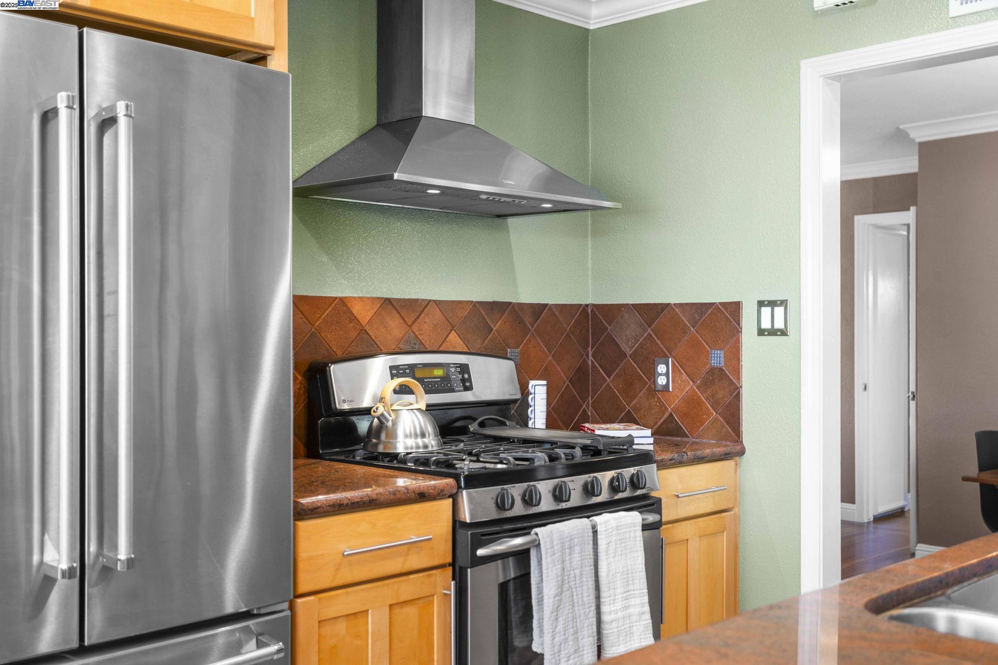 Detail Gallery Image 15 of 48 For 16238 Lyle St, Castro Valley,  CA 94578 - 3 Beds | 2 Baths