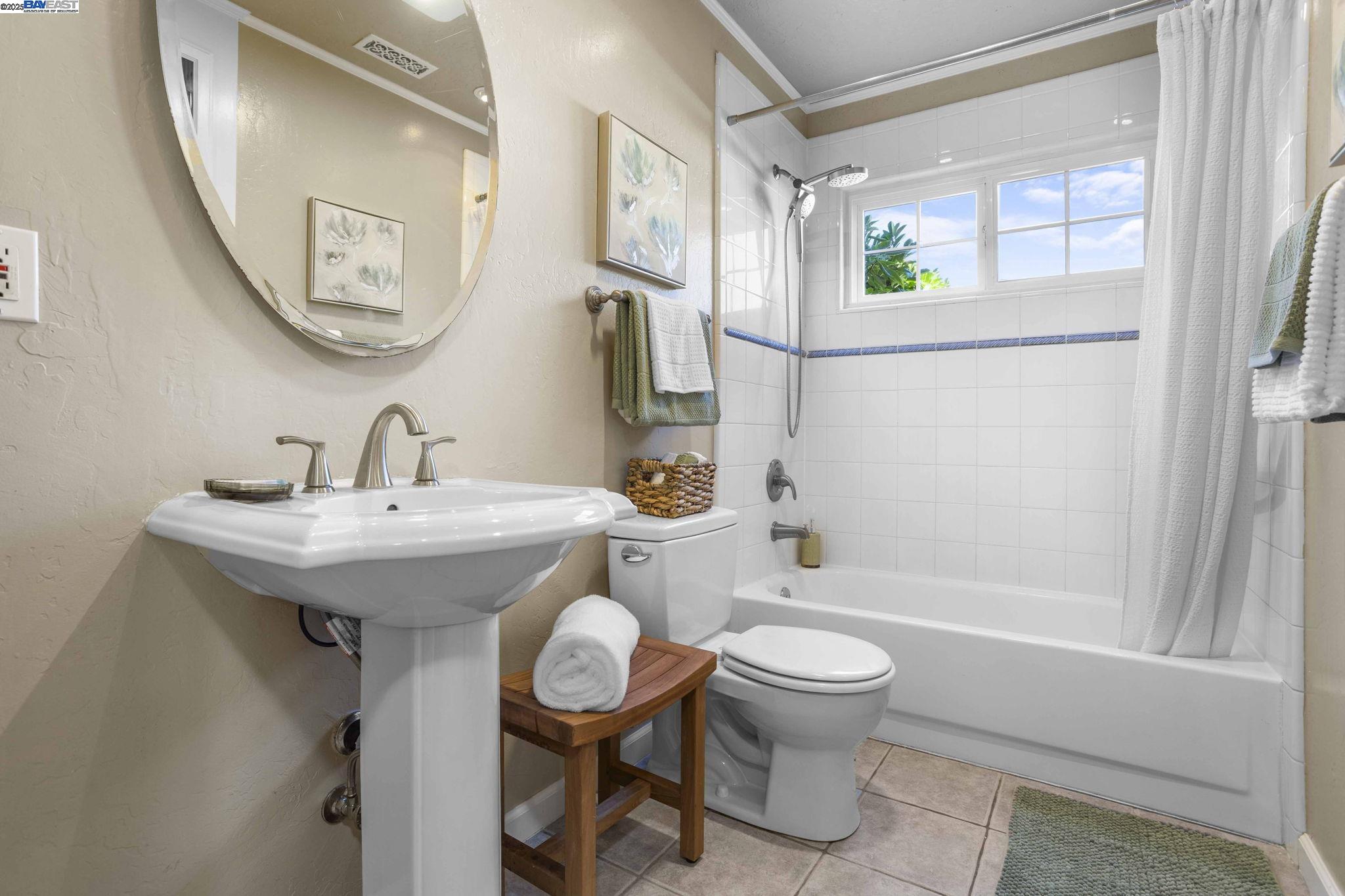 Detail Gallery Image 33 of 48 For 16238 Lyle St, Castro Valley,  CA 94578 - 3 Beds | 2 Baths