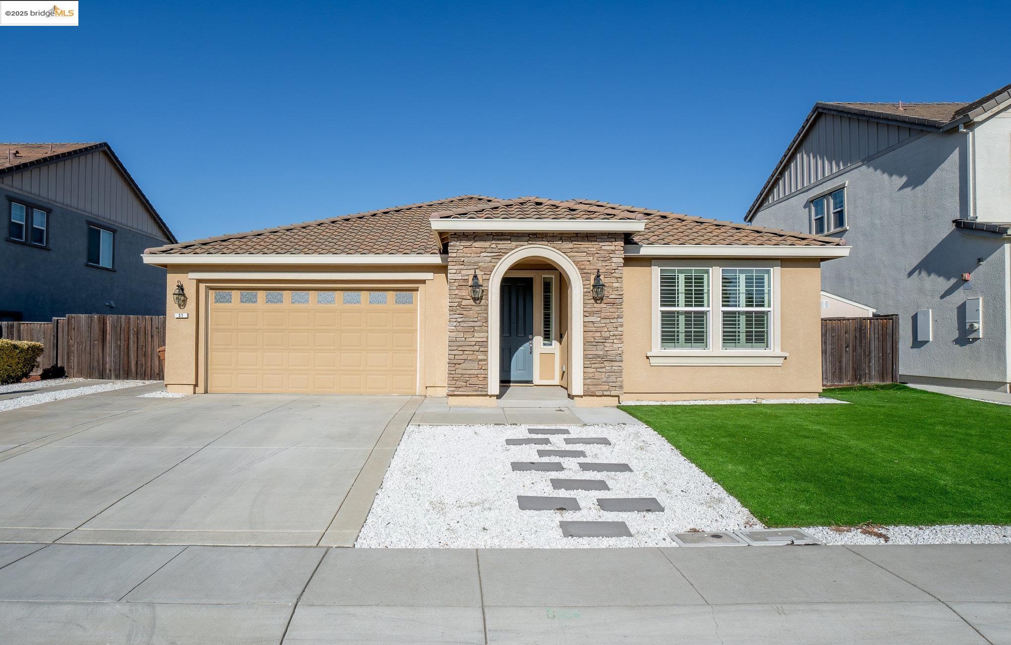 Detail Gallery Image 1 of 10 For 31 Rustic Ct, Oakley,  CA 94561 - 4 Beds | 3 Baths