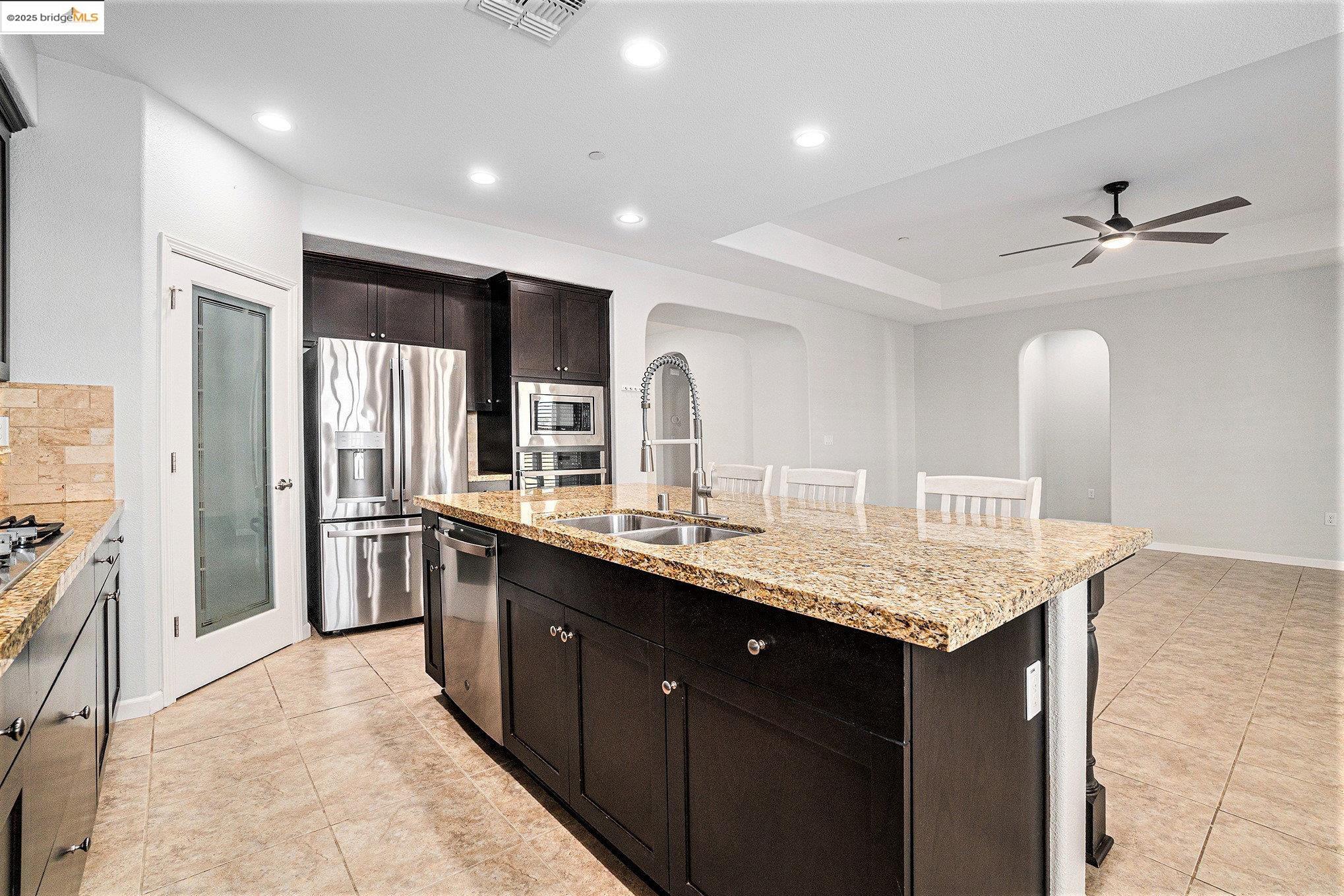 Detail Gallery Image 12 of 52 For 31 Rustic Ct, Oakley,  CA 94561 - 4 Beds | 3 Baths