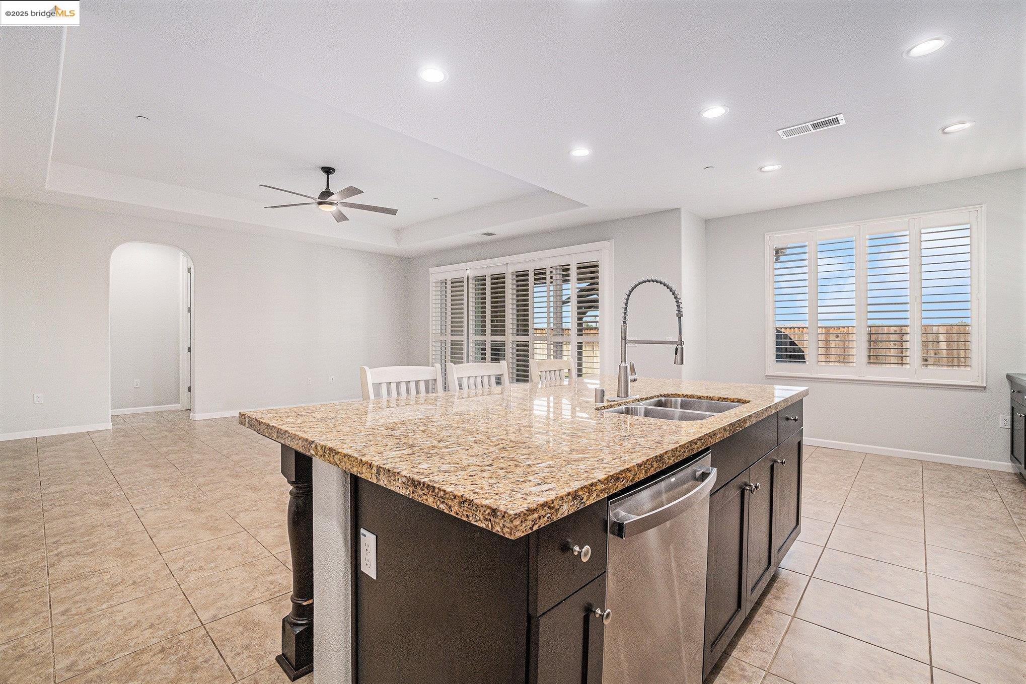 Detail Gallery Image 13 of 52 For 31 Rustic Ct, Oakley,  CA 94561 - 4 Beds | 3 Baths