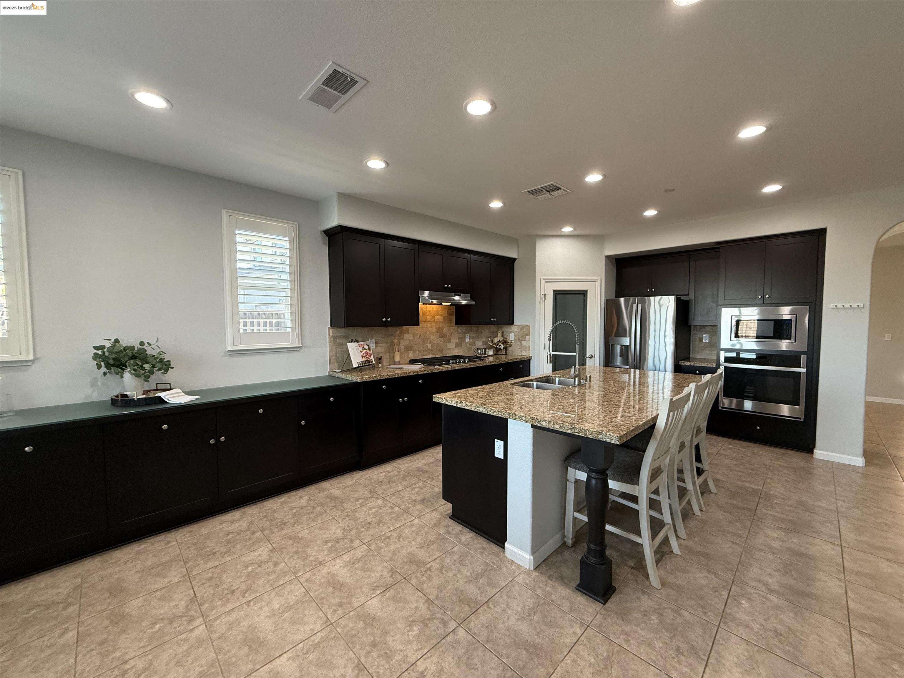 Detail Gallery Image 4 of 10 For 31 Rustic Ct, Oakley,  CA 94561 - 4 Beds | 3 Baths