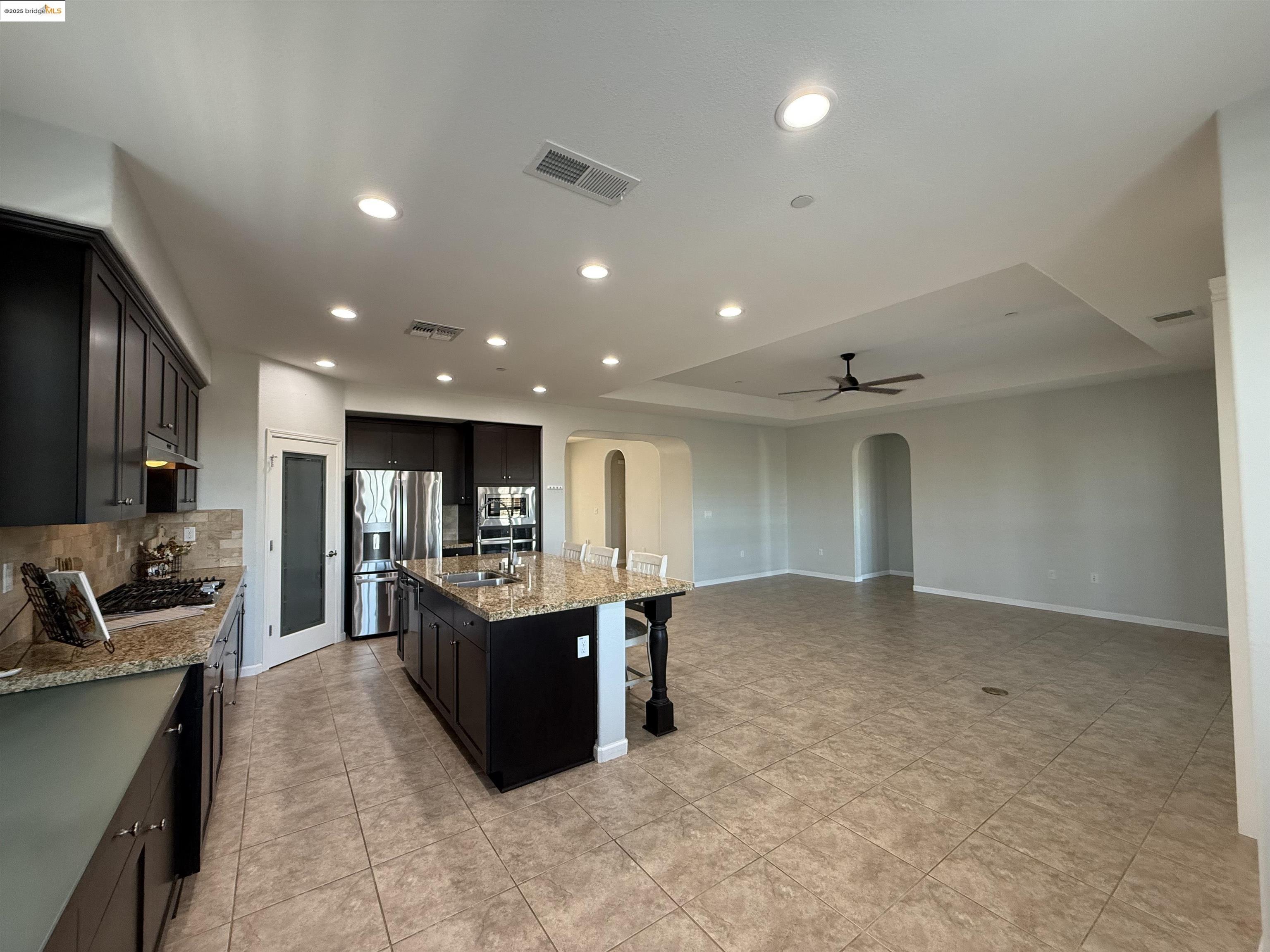 Detail Gallery Image 5 of 10 For 31 Rustic Ct, Oakley,  CA 94561 - 4 Beds | 3 Baths