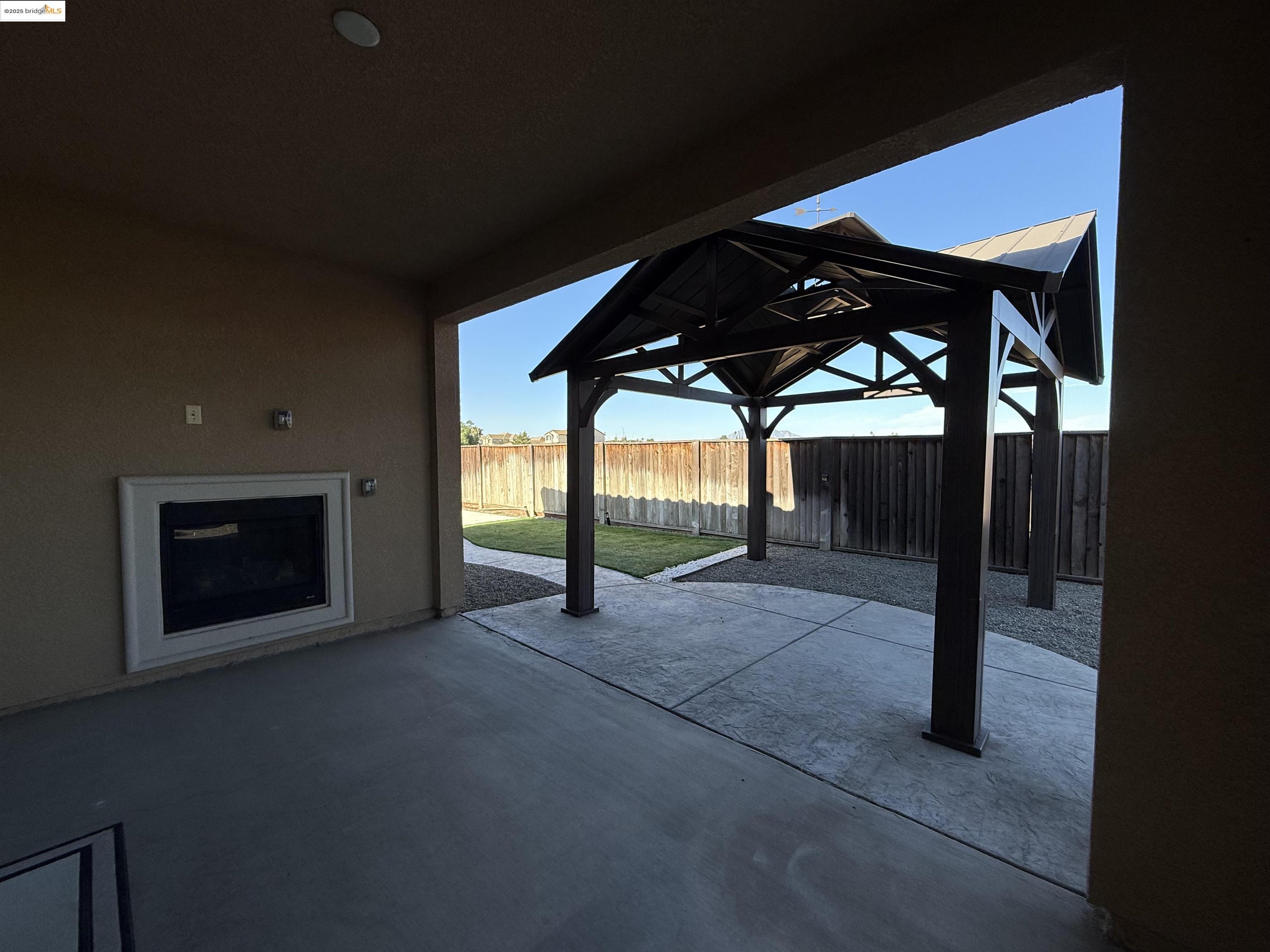 Detail Gallery Image 8 of 10 For 31 Rustic Ct, Oakley,  CA 94561 - 4 Beds | 3 Baths