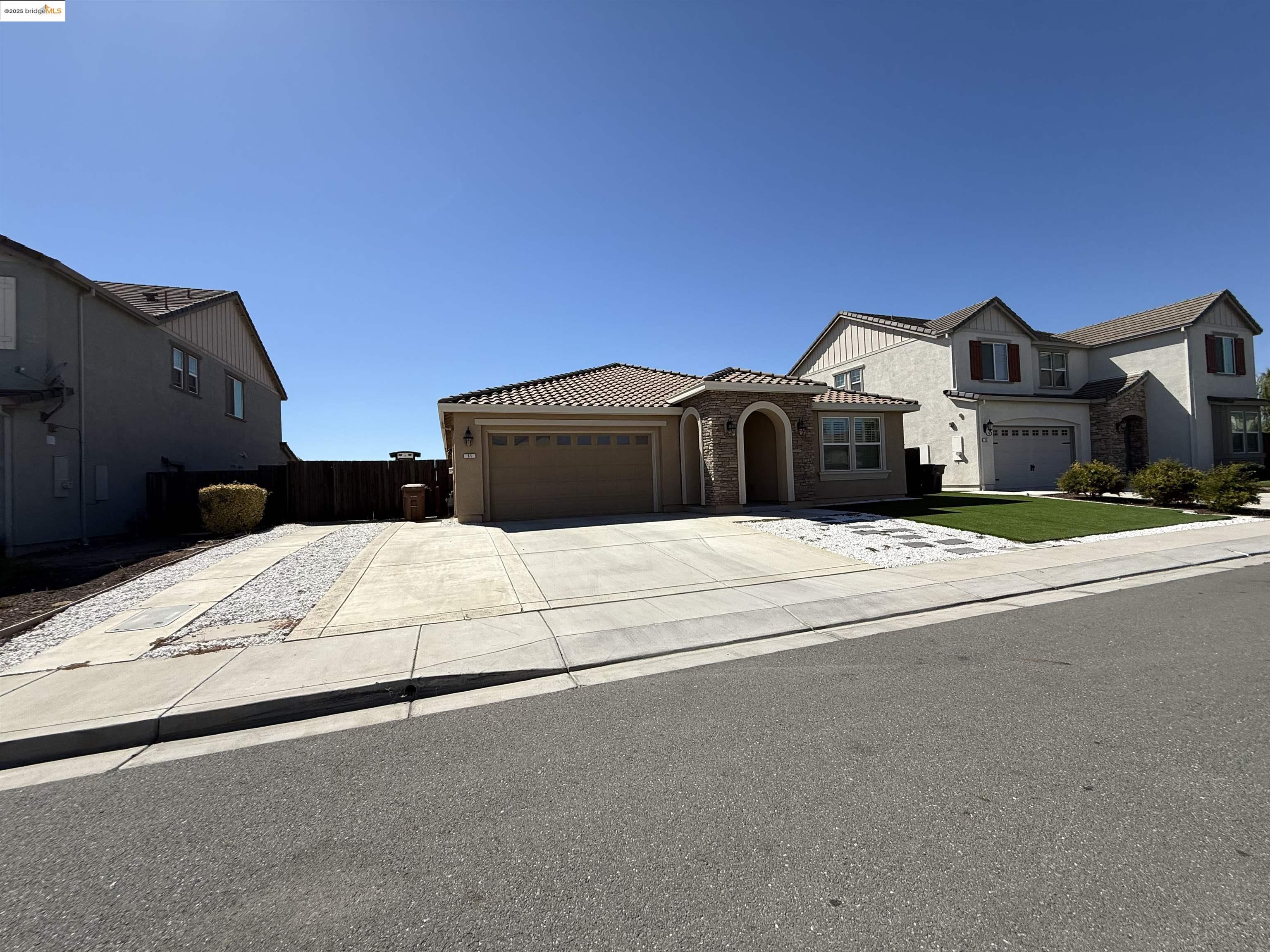 Detail Gallery Image 10 of 10 For 31 Rustic Ct, Oakley,  CA 94561 - 4 Beds | 3 Baths
