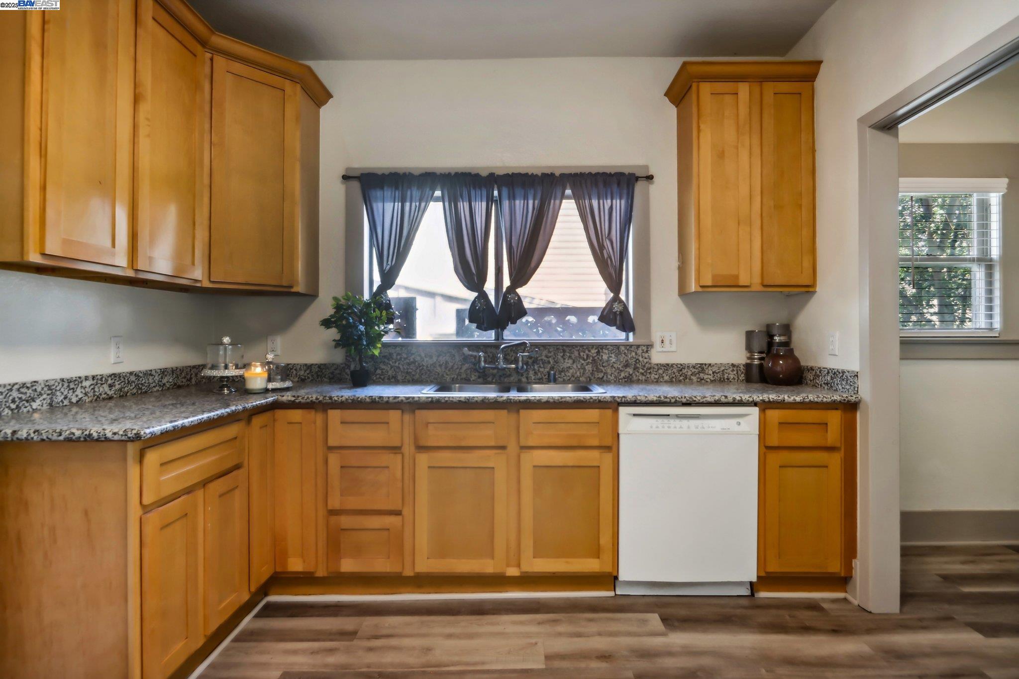 Detail Gallery Image 9 of 34 For 774 S 12th St, San Jose,  CA 95112 - 3 Beds | 2 Baths