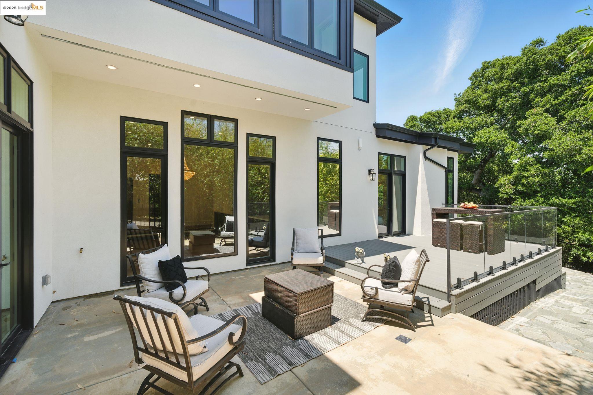 Detail Gallery Image 53 of 57 For 13462 Campus Drive, Oakland,  CA 94619 - 5 Beds | 5/2 Baths