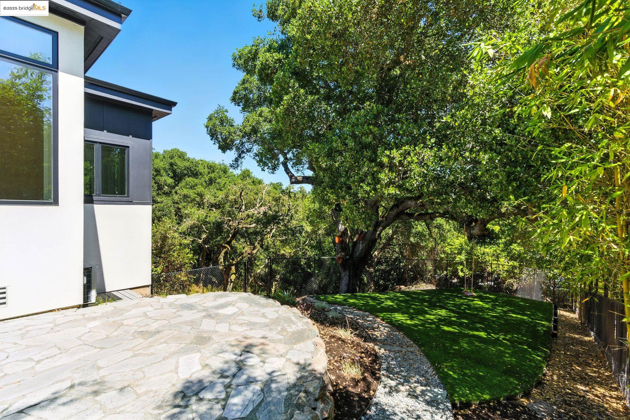 Detail Gallery Image 54 of 57 For 13462 Campus Drive, Oakland,  CA 94619 - 5 Beds | 5/2 Baths
