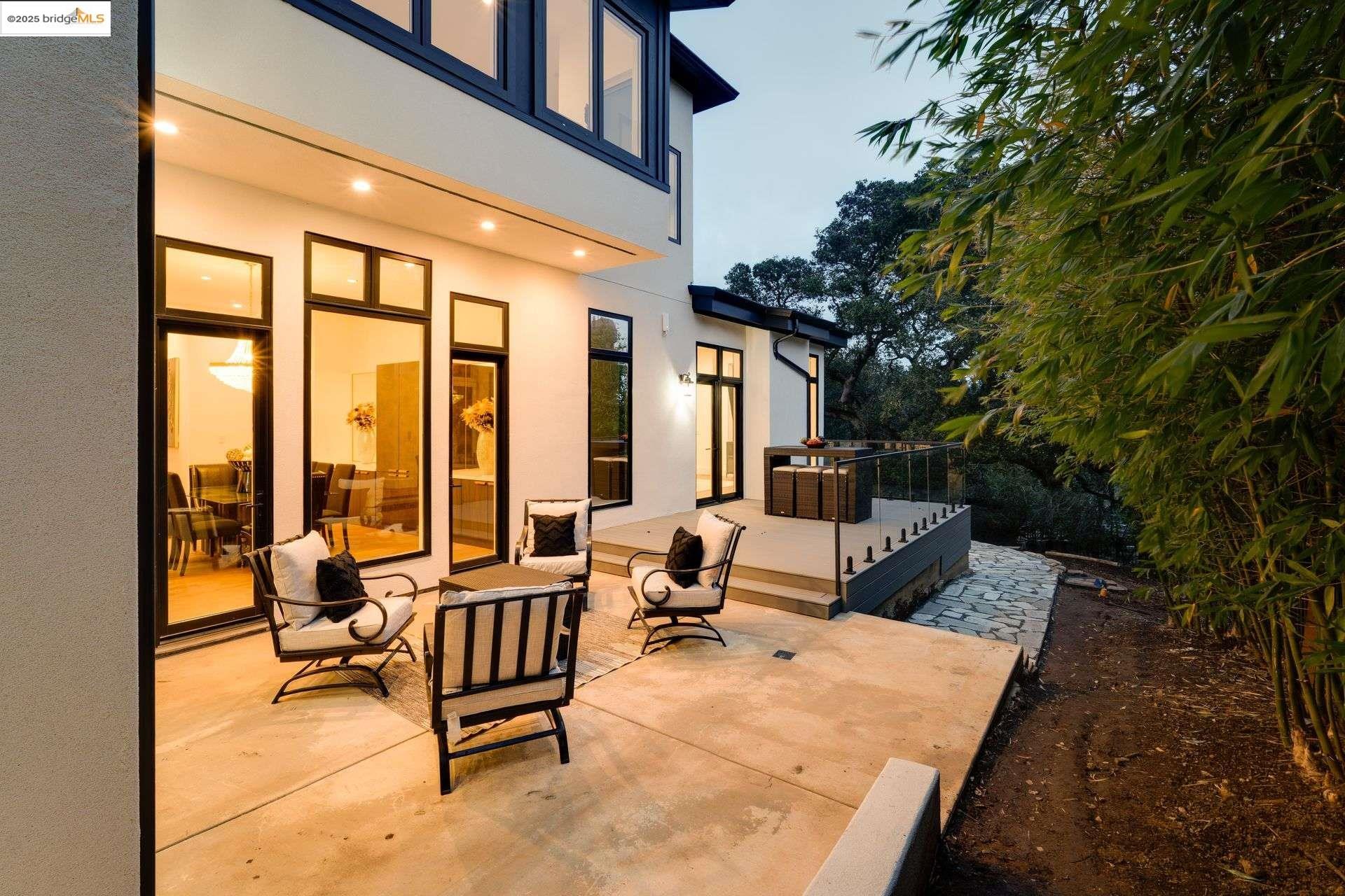 Detail Gallery Image 57 of 57 For 13462 Campus Drive, Oakland,  CA 94619 - 5 Beds | 5/2 Baths