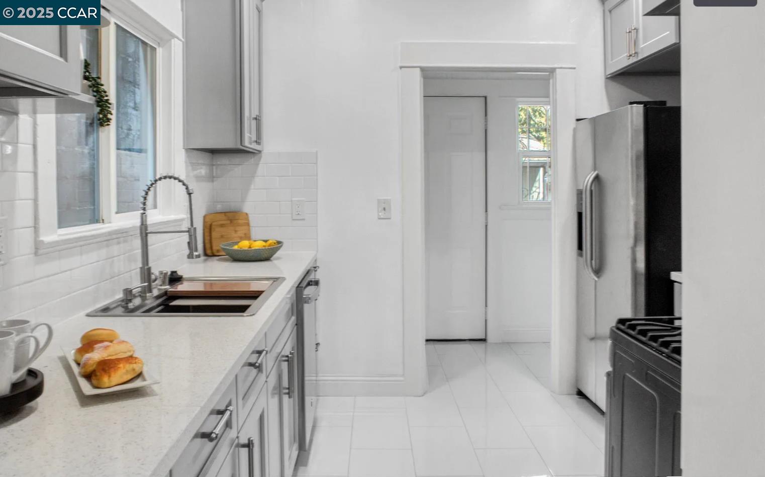 Detail Gallery Image 7 of 16 For 240 5th St, Richmond,  CA 94801 - 4 Beds | 1/1 Baths