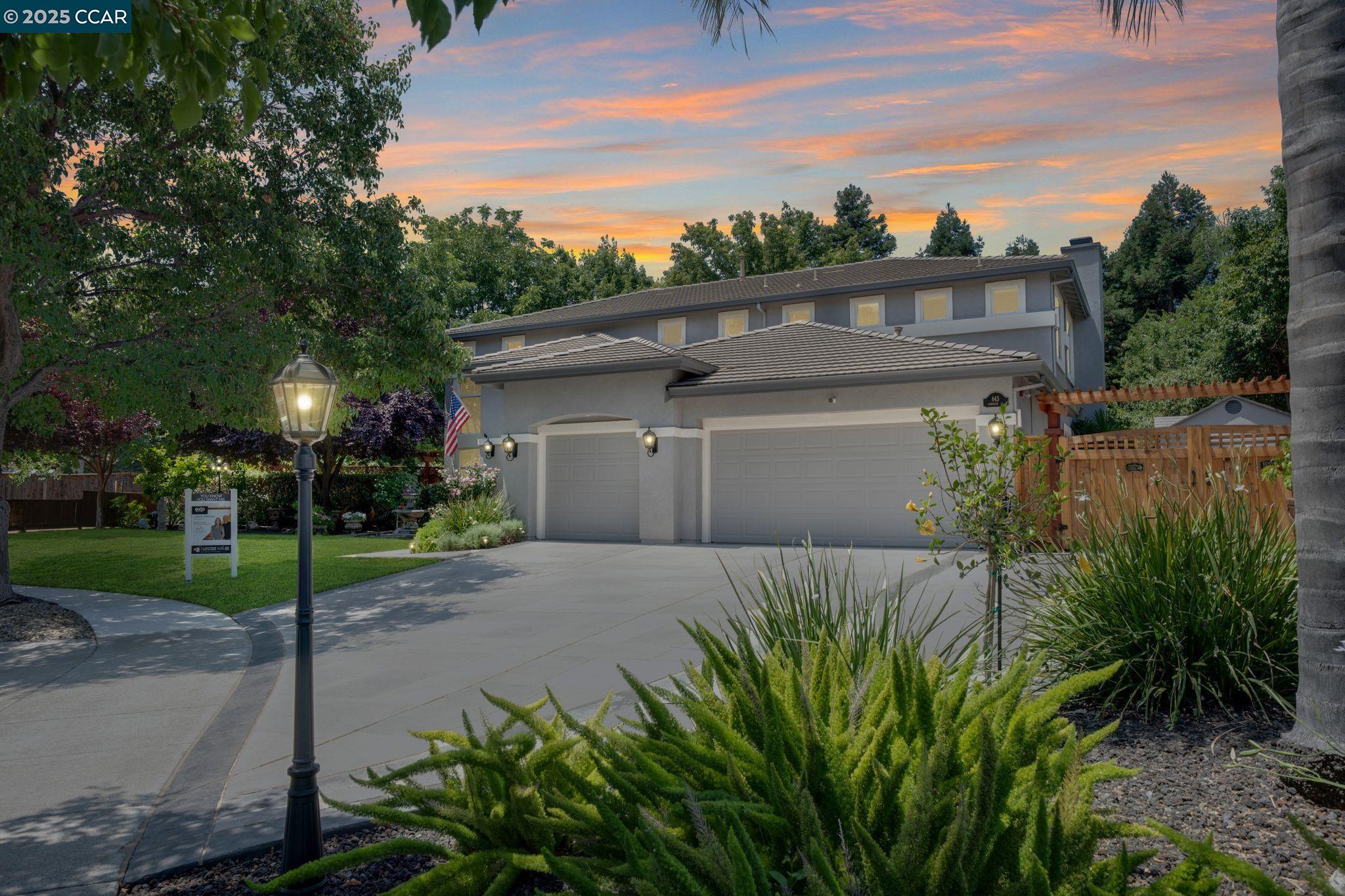 Detail Gallery Image 2 of 50 For 843 Vernazze Ct, Brentwood,  CA 94513 - 5 Beds | 3 Baths