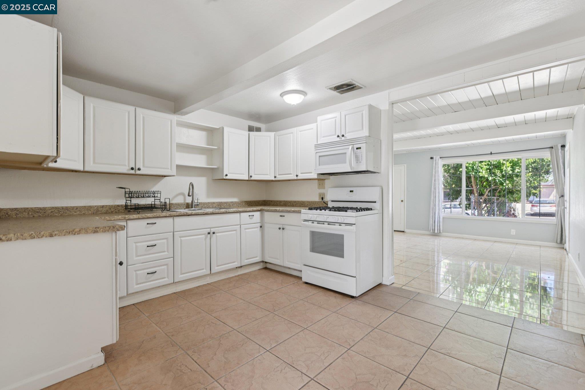 Detail Gallery Image 12 of 50 For 25 Island View Dr, Bay Point,  CA 94565 - 5 Beds | 2 Baths
