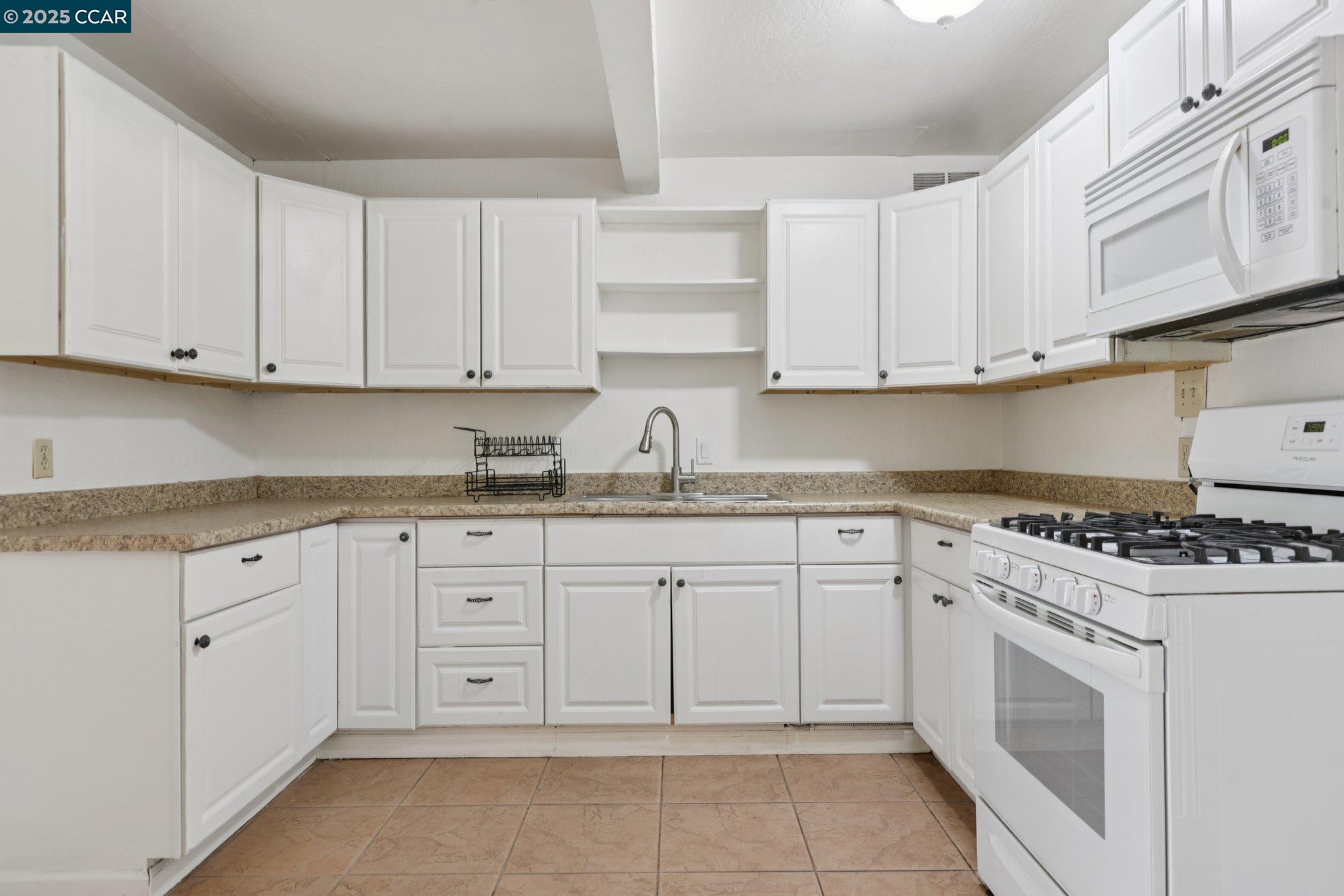 Detail Gallery Image 13 of 50 For 25 Island View Dr, Bay Point,  CA 94565 - 5 Beds | 2 Baths
