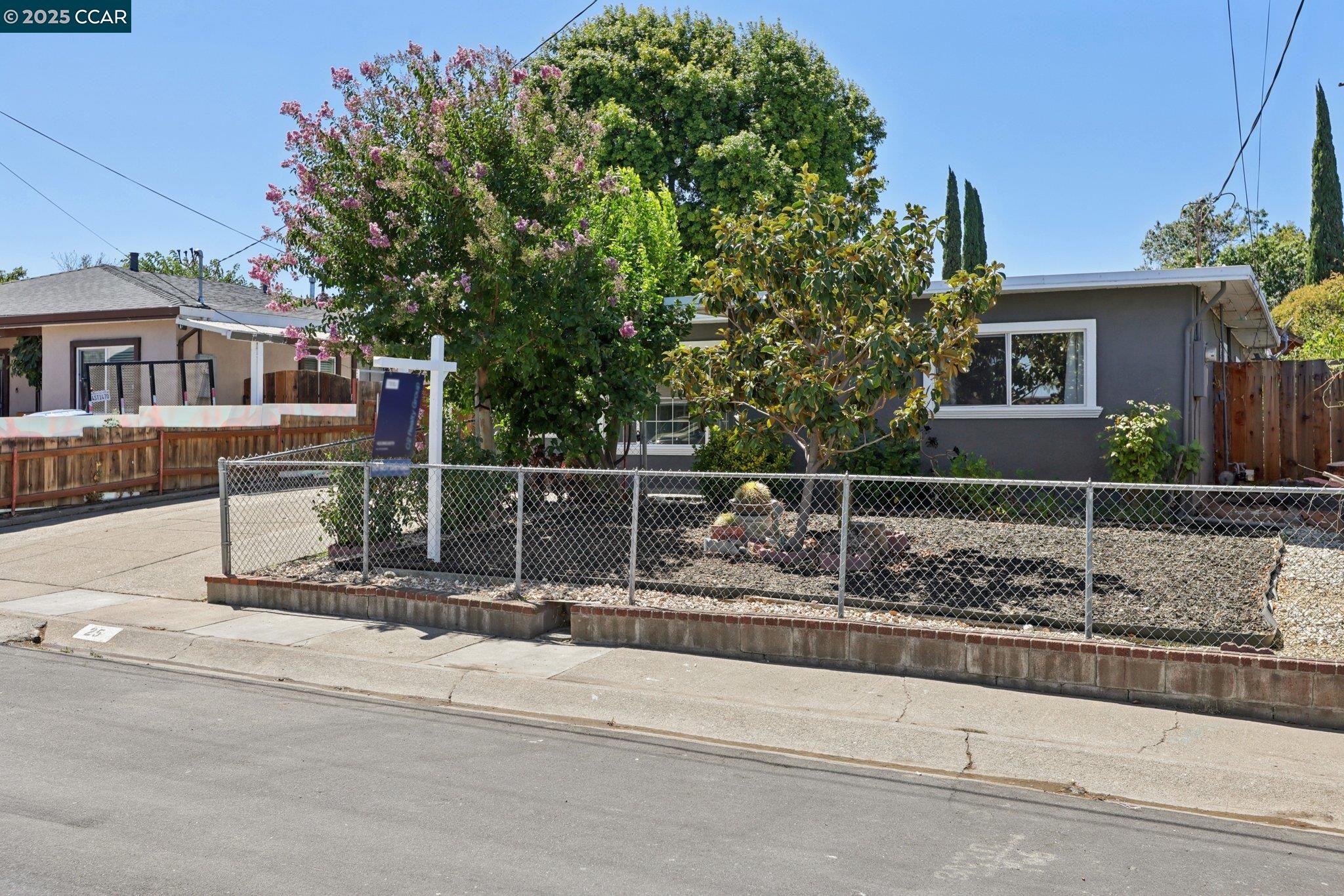 Detail Gallery Image 4 of 50 For 25 Island View Dr, Bay Point,  CA 94565 - 5 Beds | 2 Baths