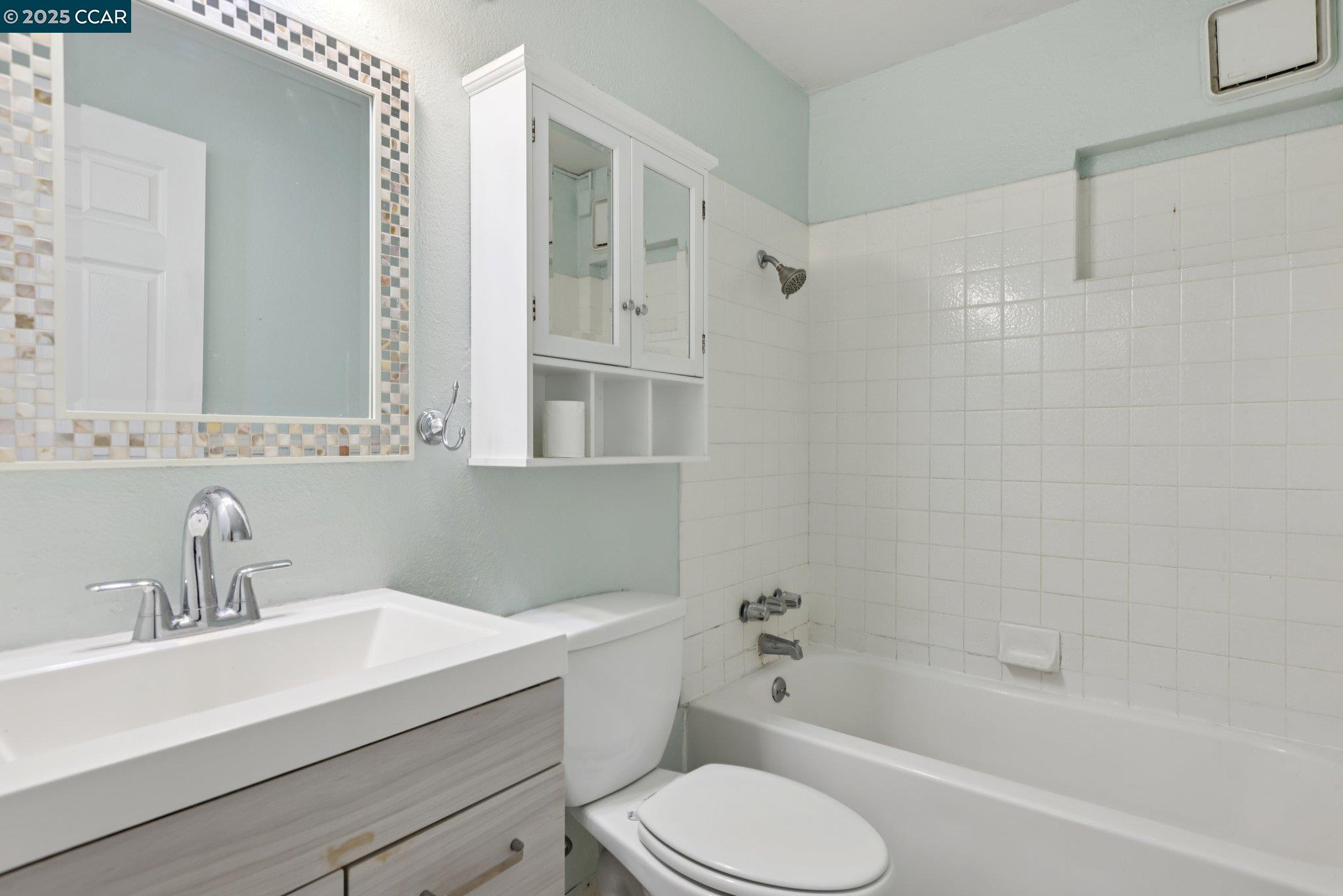 Detail Gallery Image 42 of 50 For 25 Island View Dr, Bay Point,  CA 94565 - 5 Beds | 2 Baths
