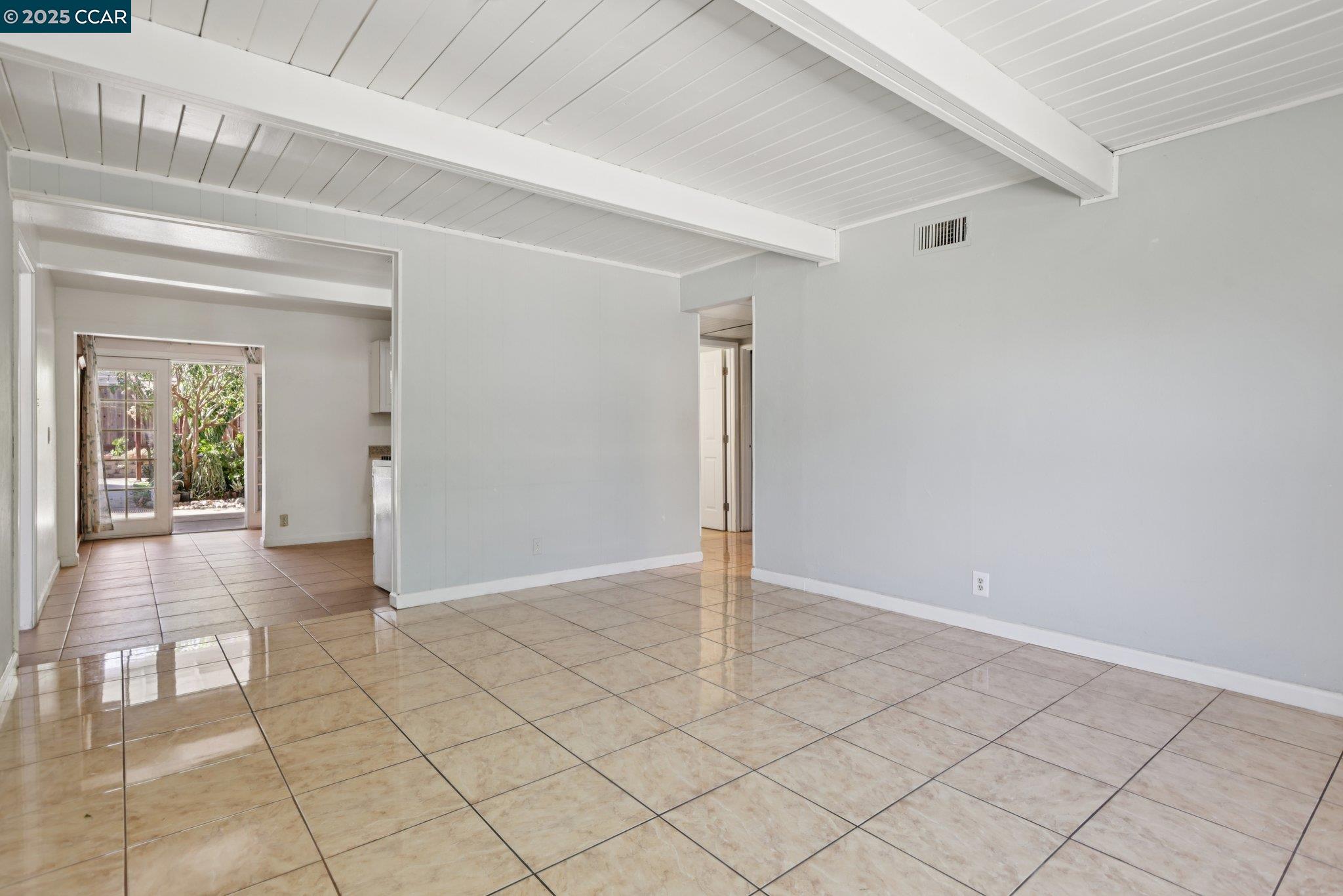 Detail Gallery Image 8 of 50 For 25 Island View Dr, Bay Point,  CA 94565 - 5 Beds | 2 Baths