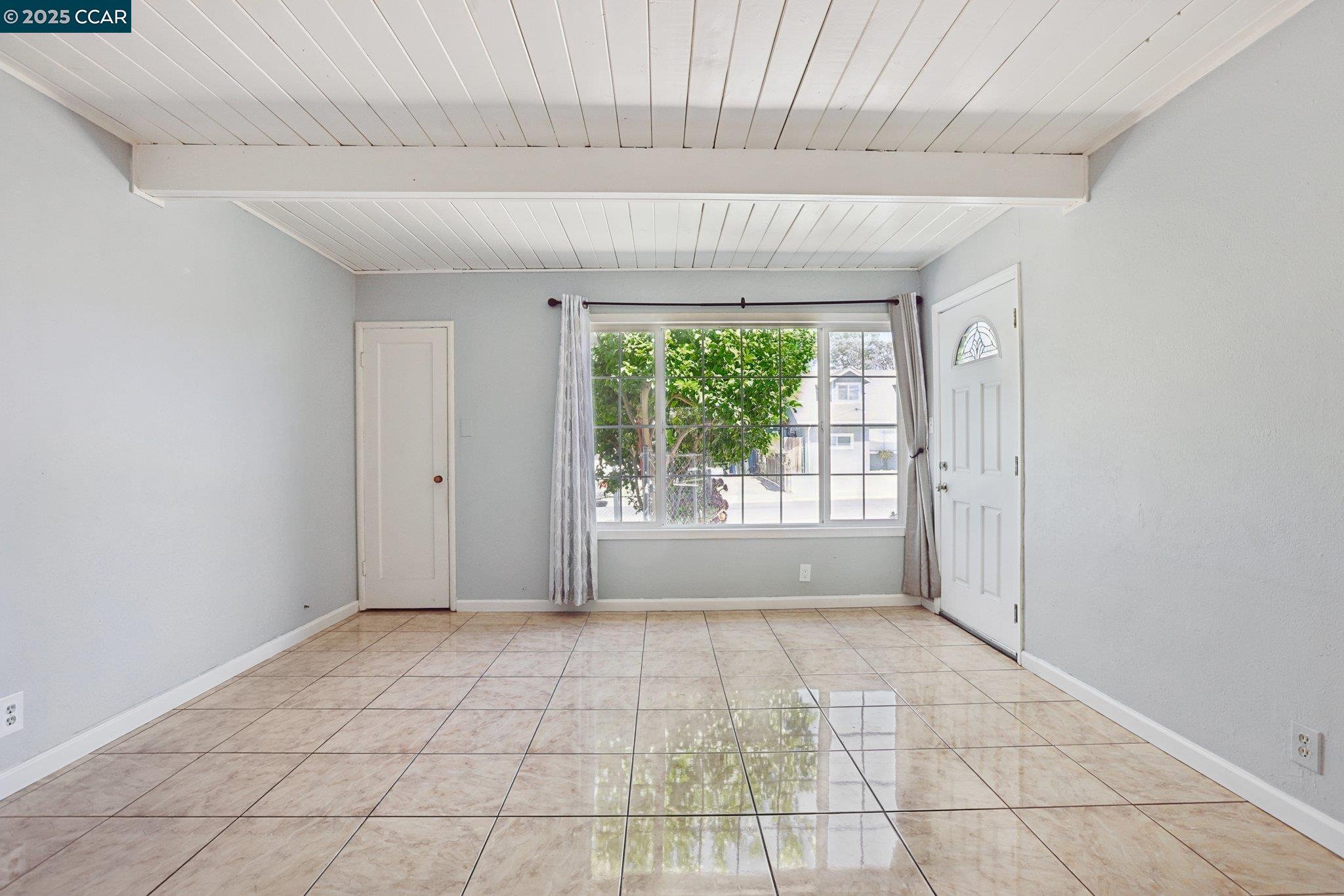 Detail Gallery Image 9 of 50 For 25 Island View Dr, Bay Point,  CA 94565 - 5 Beds | 2 Baths