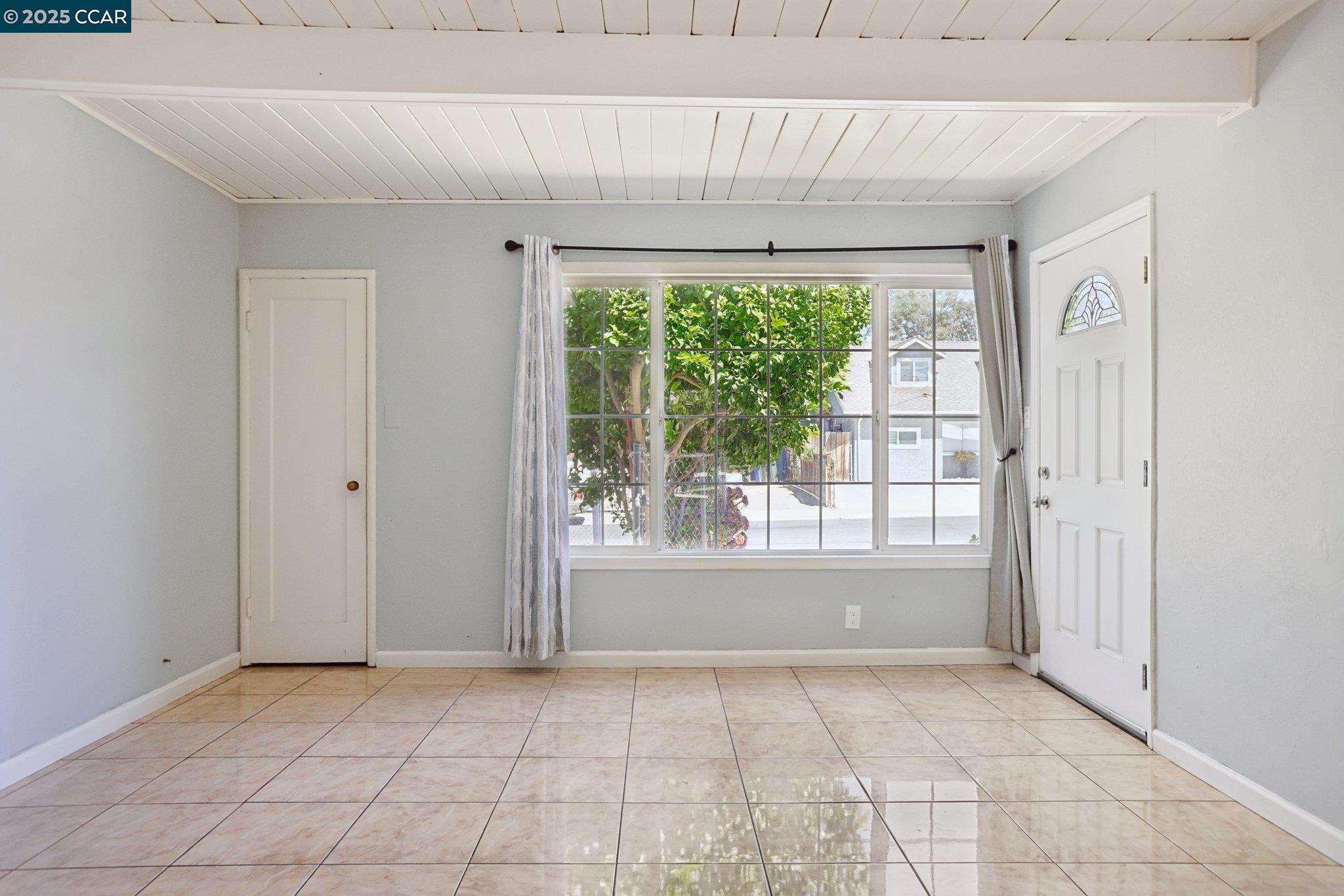 Detail Gallery Image 10 of 50 For 25 Island View Dr, Bay Point,  CA 94565 - 5 Beds | 2 Baths