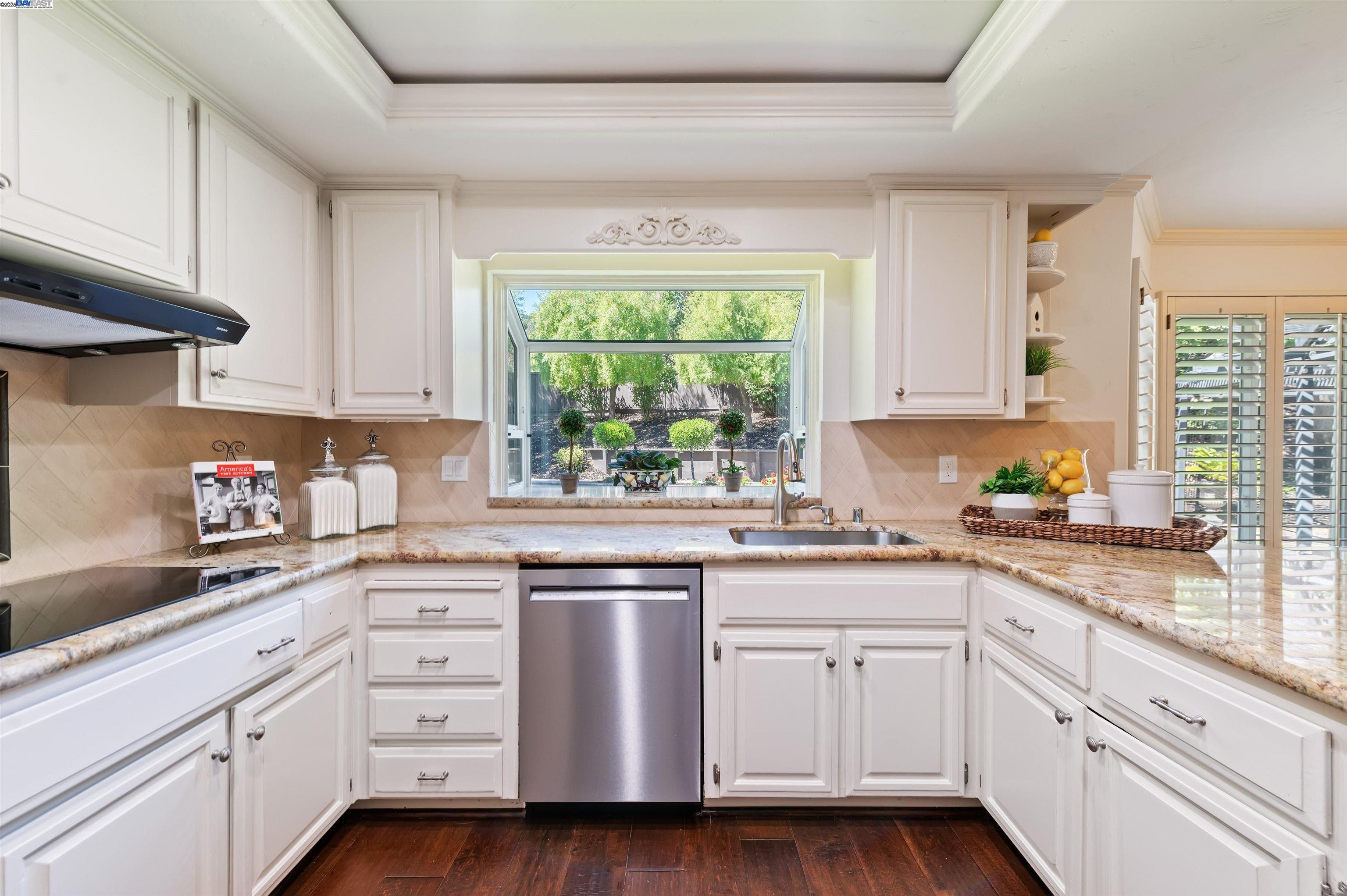 Detail Gallery Image 15 of 57 For 3338 Marsh Hawk Court, Pleasanton,  CA 94588 - 4 Beds | 3 Baths