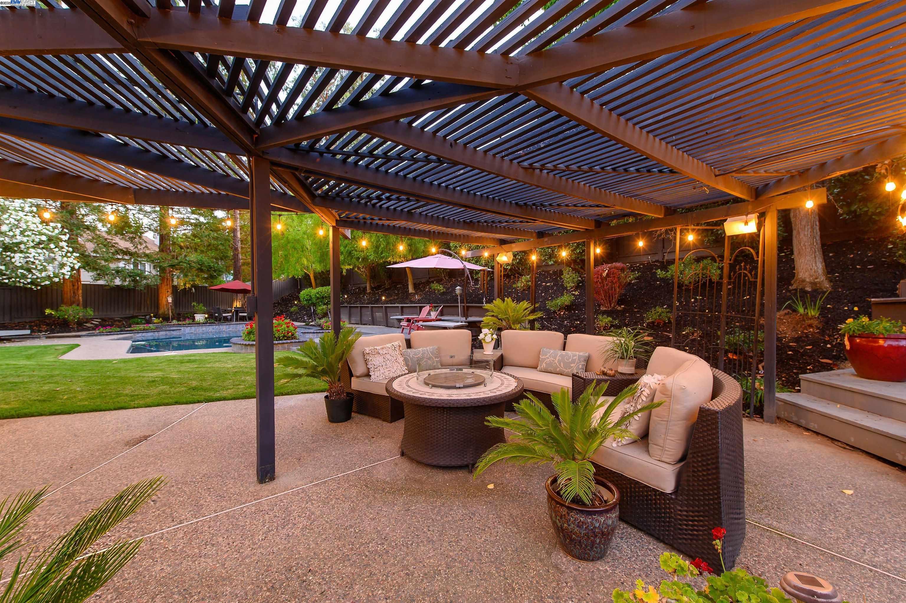 Detail Gallery Image 35 of 57 For 3338 Marsh Hawk Court, Pleasanton,  CA 94588 - 4 Beds | 3 Baths