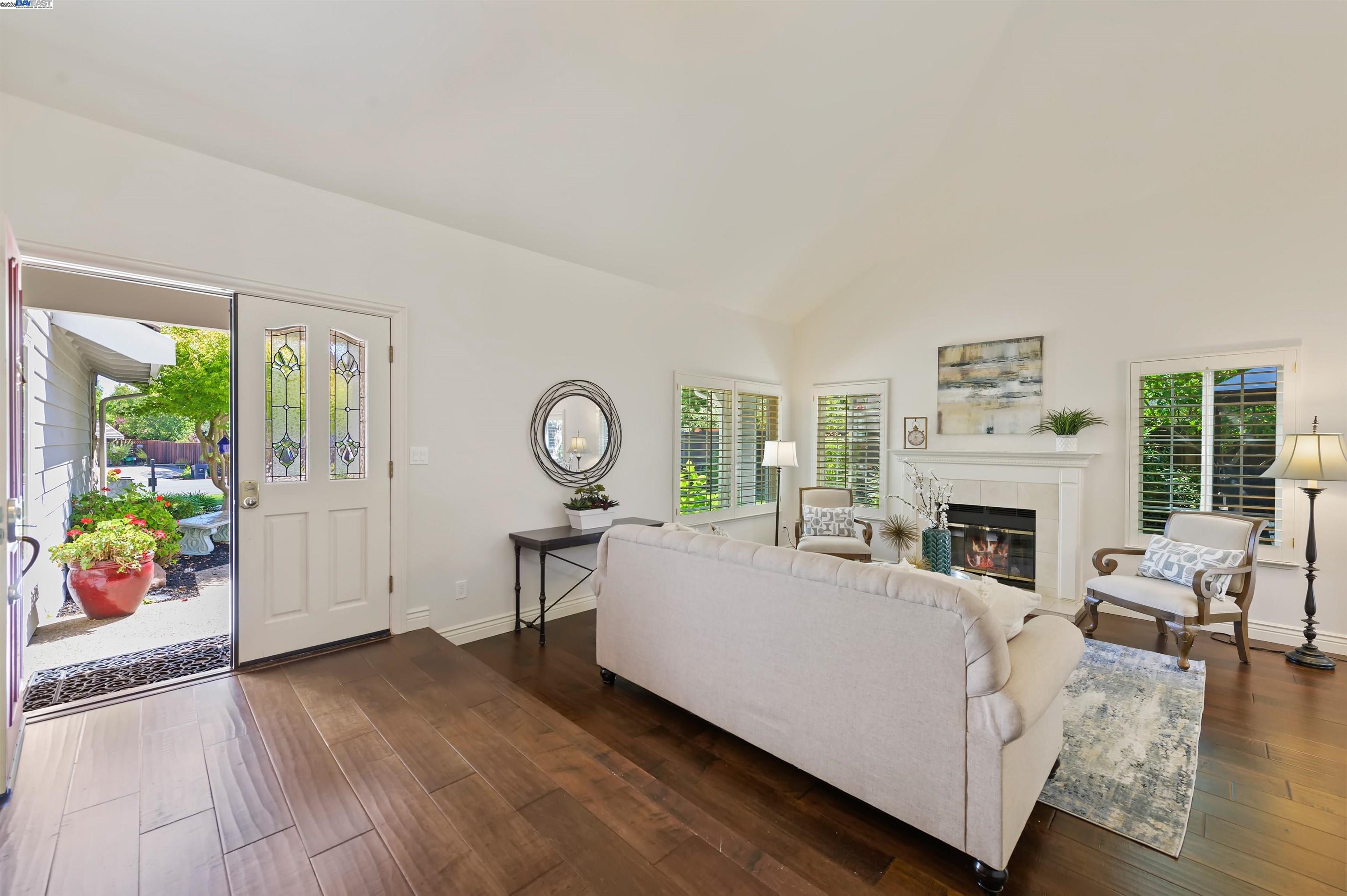 Detail Gallery Image 5 of 57 For 3338 Marsh Hawk Court, Pleasanton,  CA 94588 - 4 Beds | 3 Baths