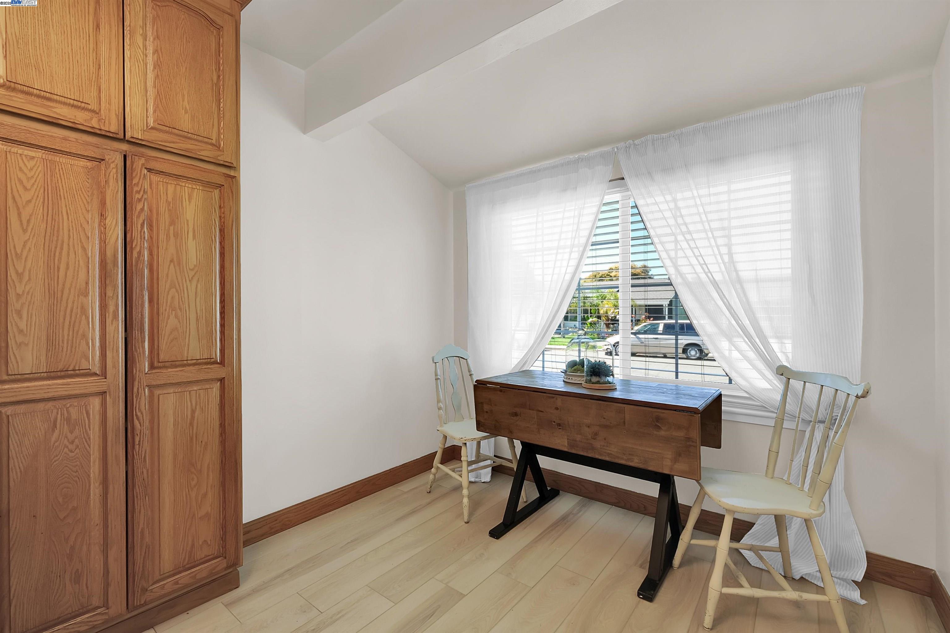 Detail Gallery Image 17 of 40 For 1338 via La Paloma, San Lorenzo,  CA 94580 - 4 Beds | 2 Baths