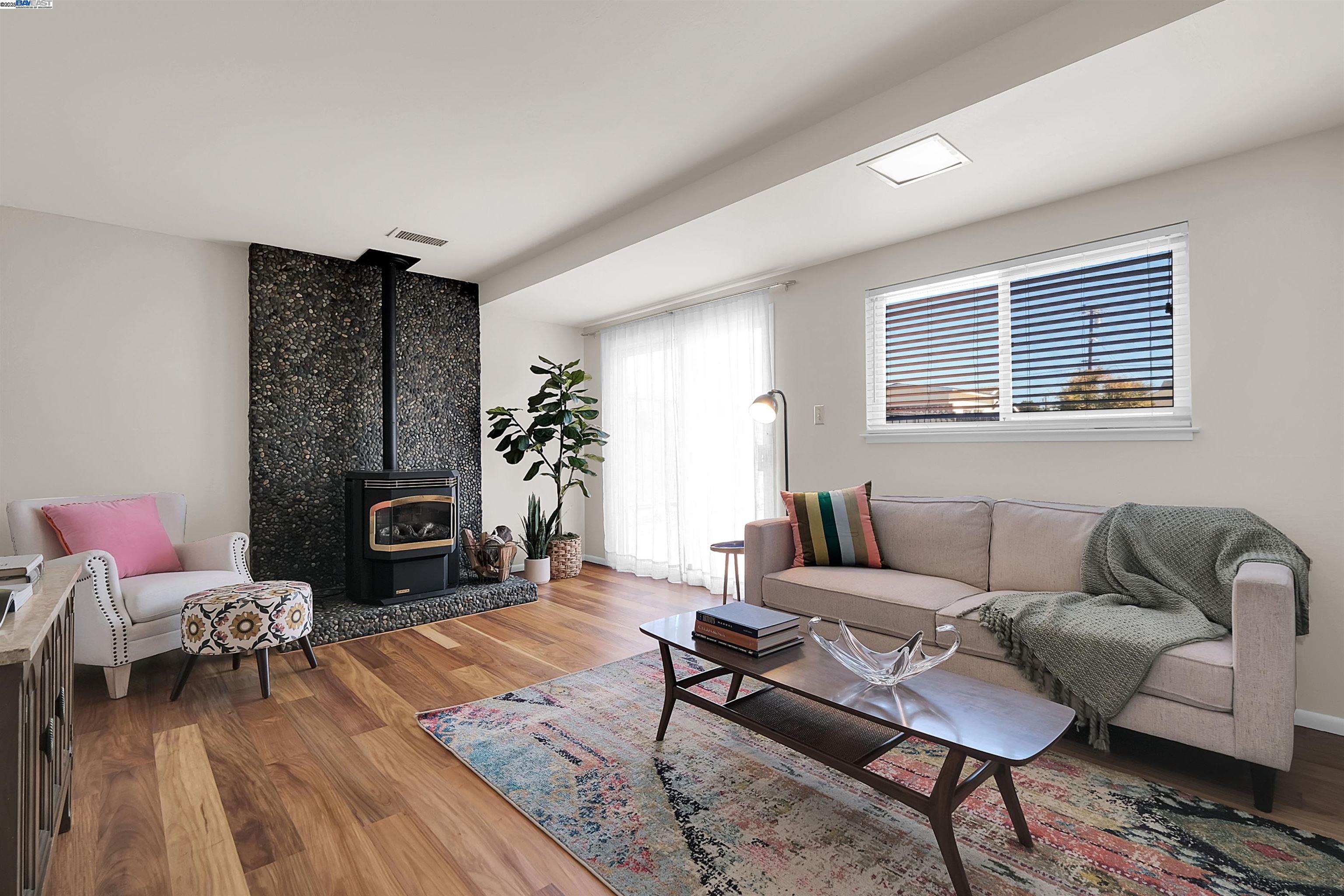 Detail Gallery Image 20 of 40 For 1338 via La Paloma, San Lorenzo,  CA 94580 - 4 Beds | 2 Baths