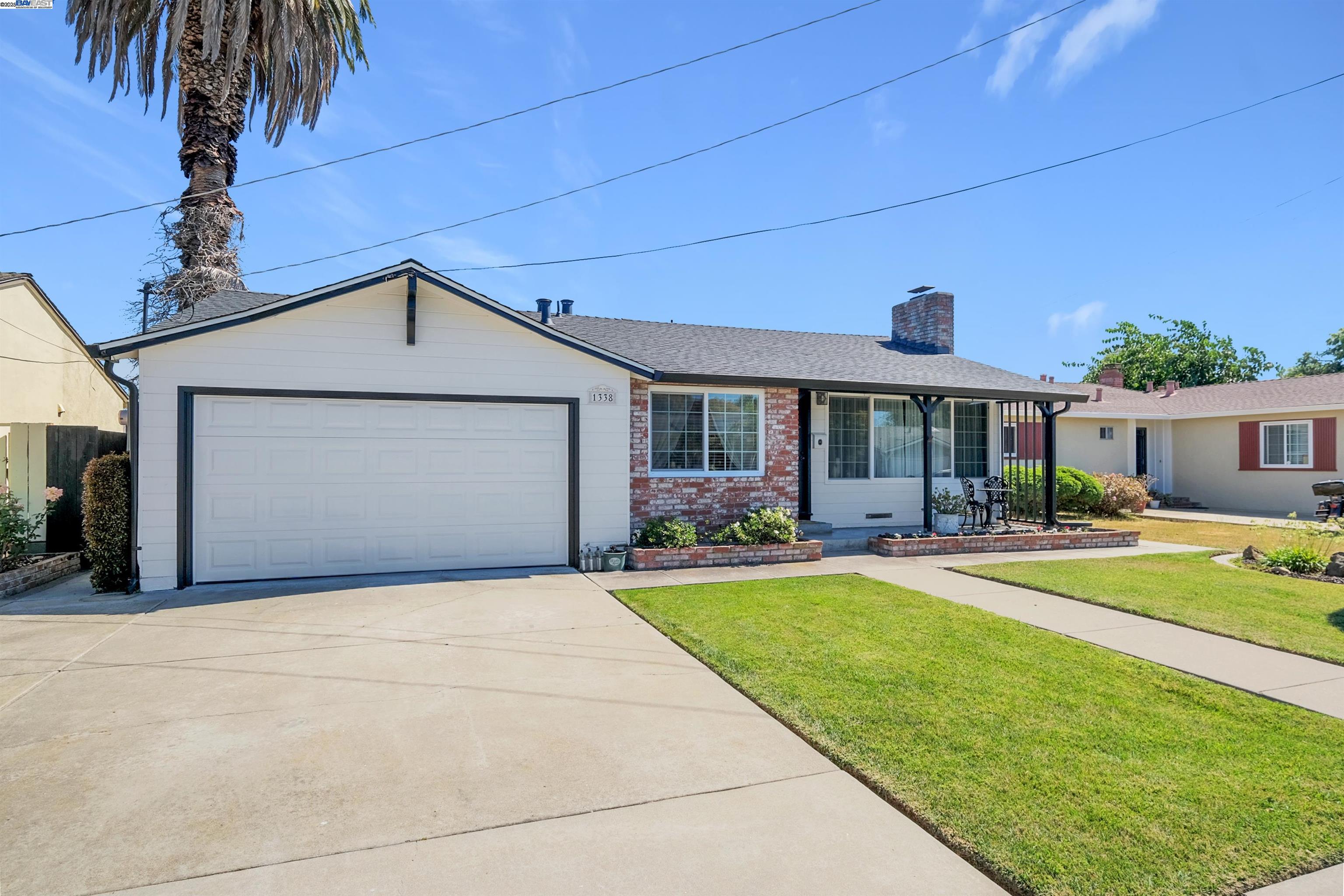 Detail Gallery Image 3 of 40 For 1338 via La Paloma, San Lorenzo,  CA 94580 - 4 Beds | 2 Baths