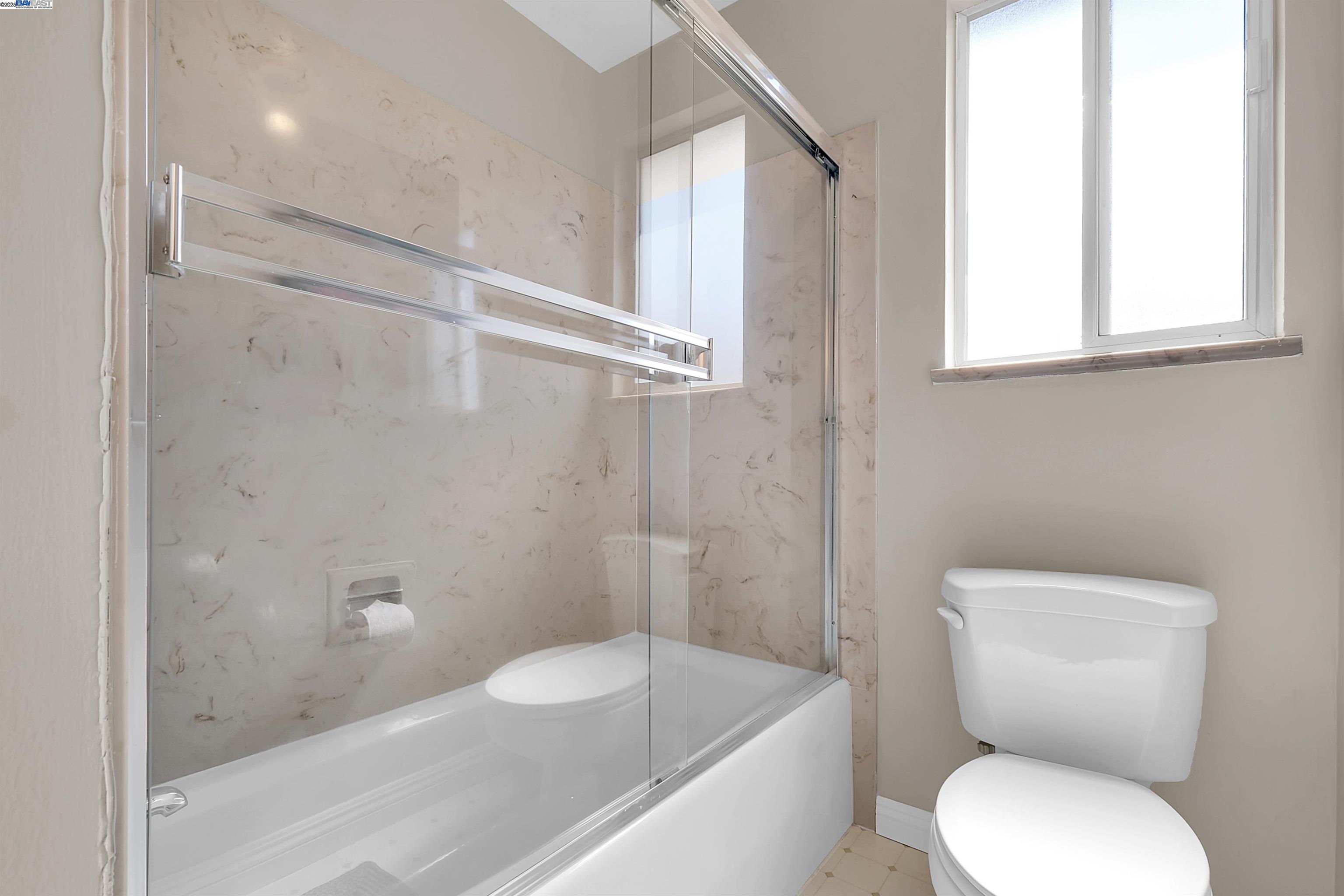 Detail Gallery Image 30 of 40 For 1338 via La Paloma, San Lorenzo,  CA 94580 - 4 Beds | 2 Baths