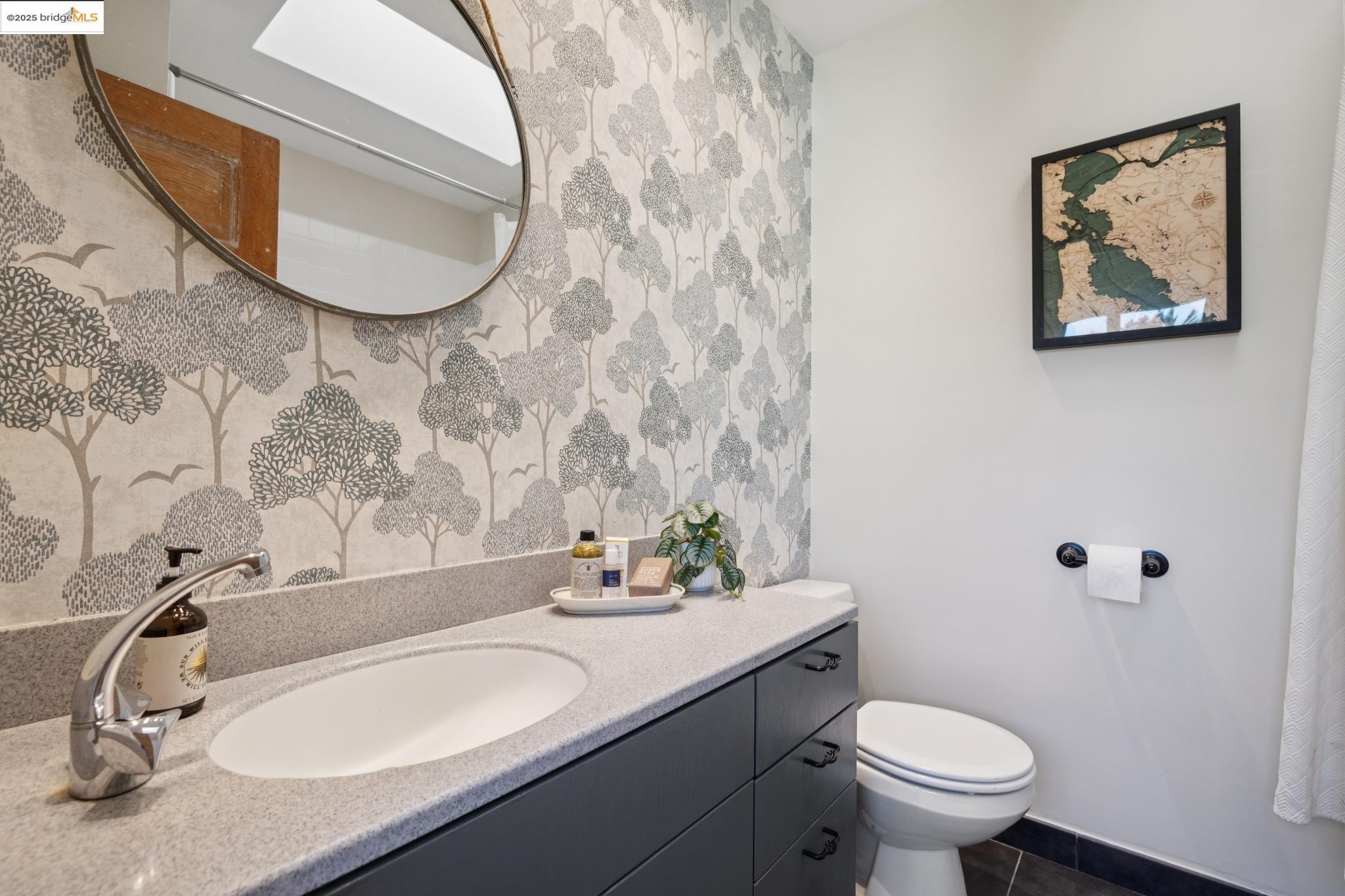 Detail Gallery Image 24 of 59 For 1622 Belvedere Ave, Berkeley,  CA 94702 - 2 Beds | 2/1 Baths