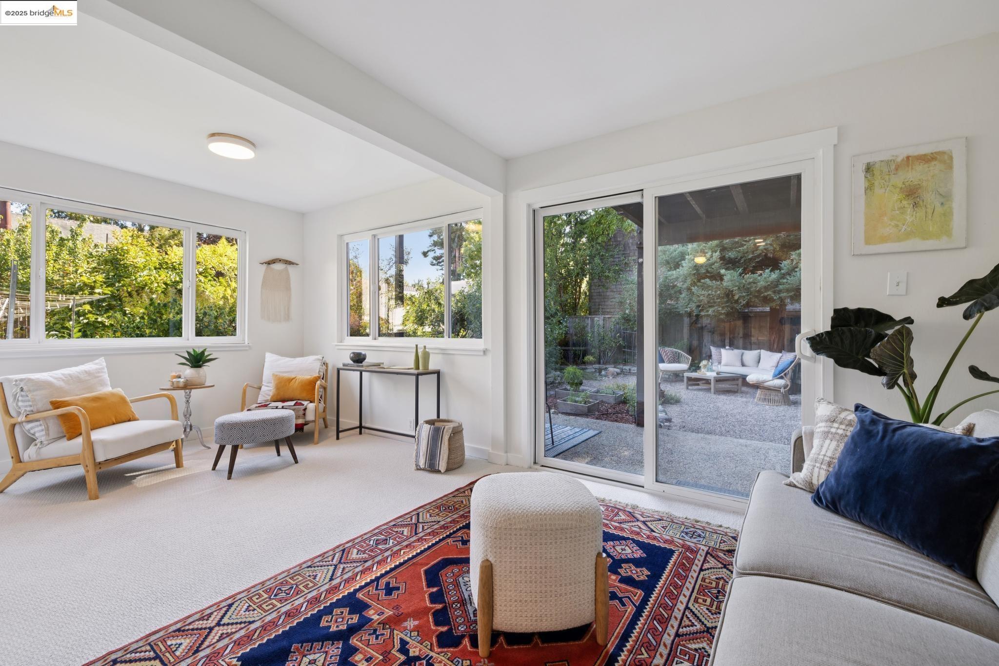 Detail Gallery Image 26 of 59 For 1622 Belvedere Ave, Berkeley,  CA 94702 - 2 Beds | 2/1 Baths