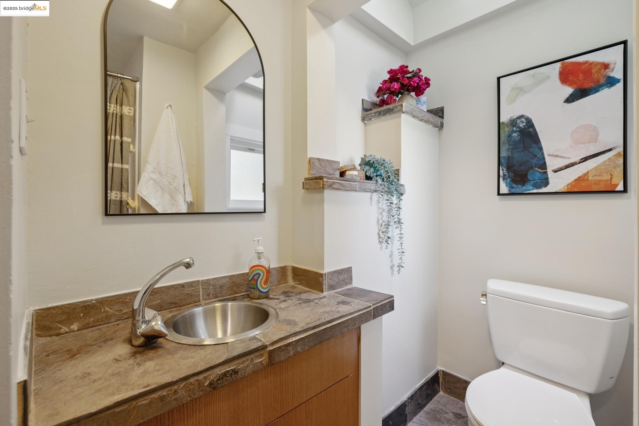 Detail Gallery Image 39 of 59 For 1622 Belvedere Ave, Berkeley,  CA 94702 - 2 Beds | 2/1 Baths