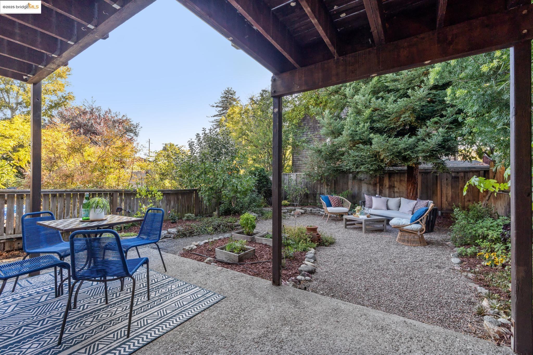 Detail Gallery Image 44 of 59 For 1622 Belvedere Ave, Berkeley,  CA 94702 - 2 Beds | 2/1 Baths