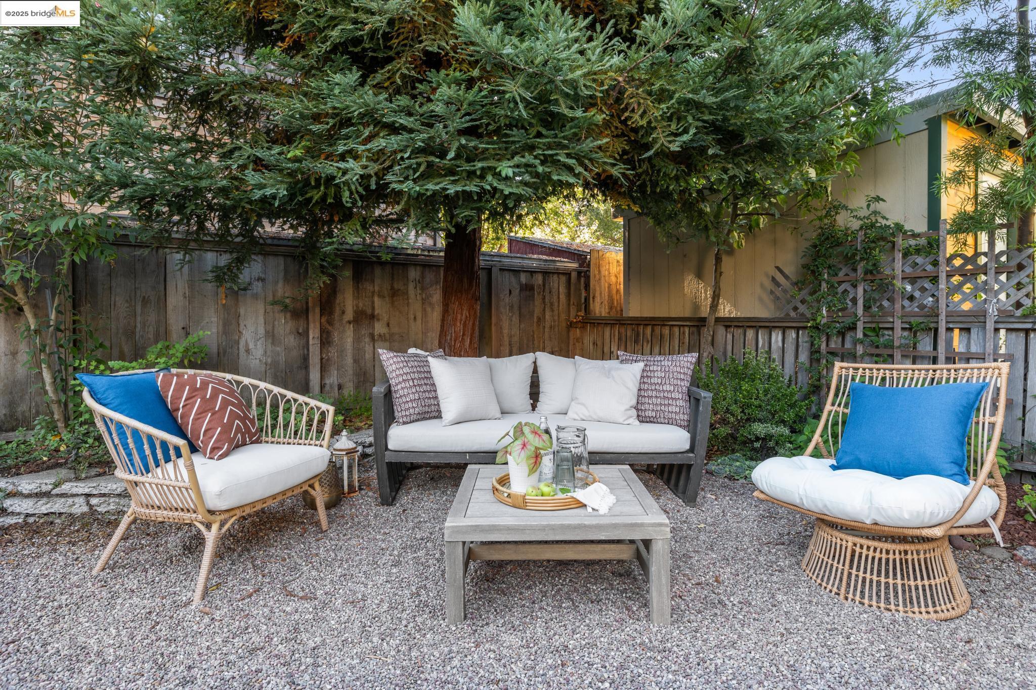 Detail Gallery Image 49 of 59 For 1622 Belvedere Ave, Berkeley,  CA 94702 - 2 Beds | 2/1 Baths