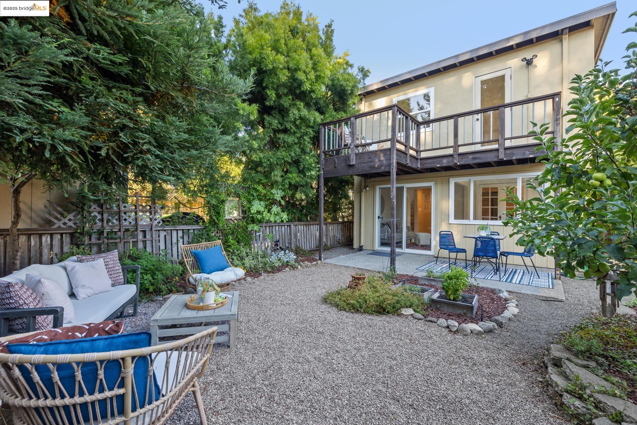 Detail Gallery Image 50 of 59 For 1622 Belvedere Ave, Berkeley,  CA 94702 - 2 Beds | 2/1 Baths